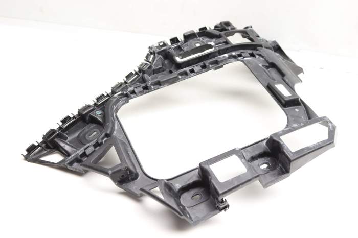 Bumper Mount Bracket 7P6807393D main product photo