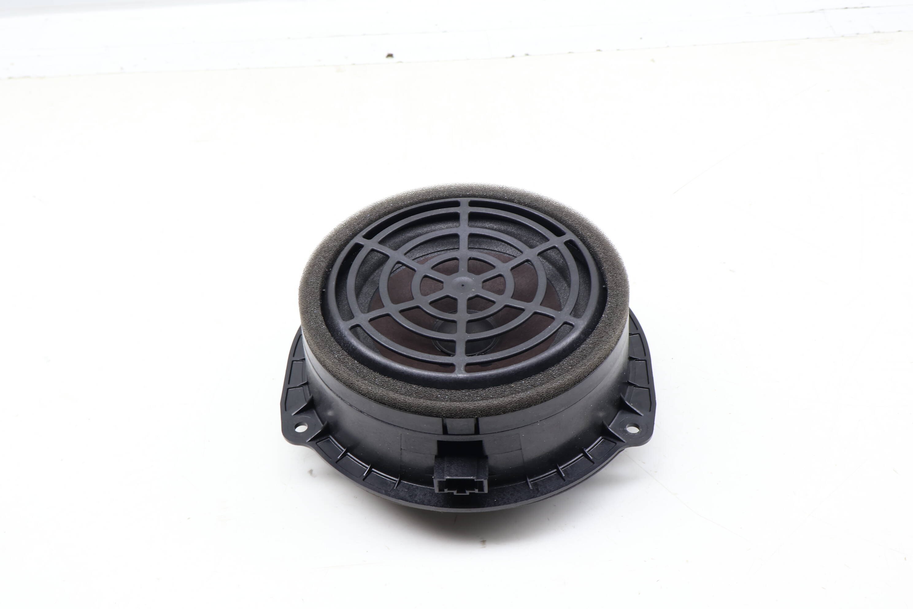 Mid-Range Door Speaker (Bose) 4G0035411