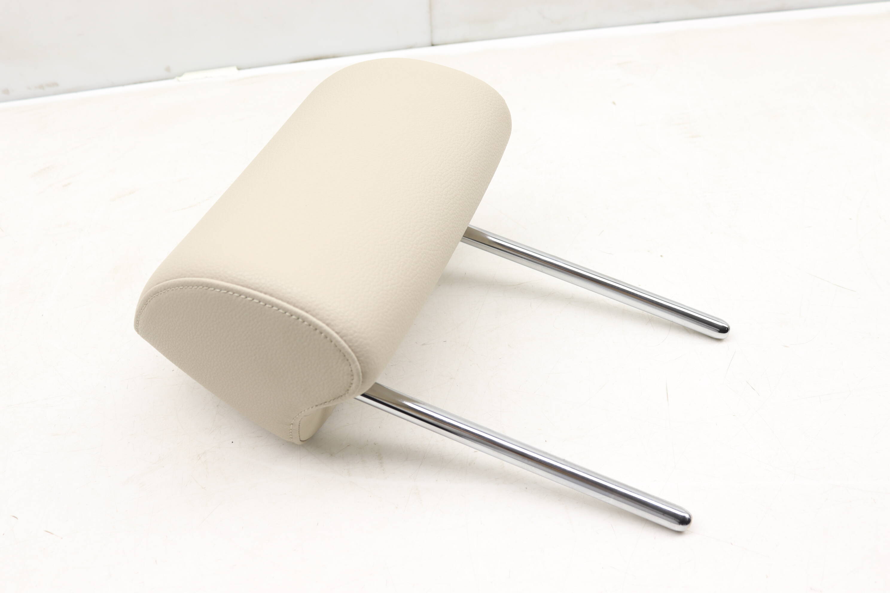 Outer Seat Headrest / Head Rest 7P6885901K