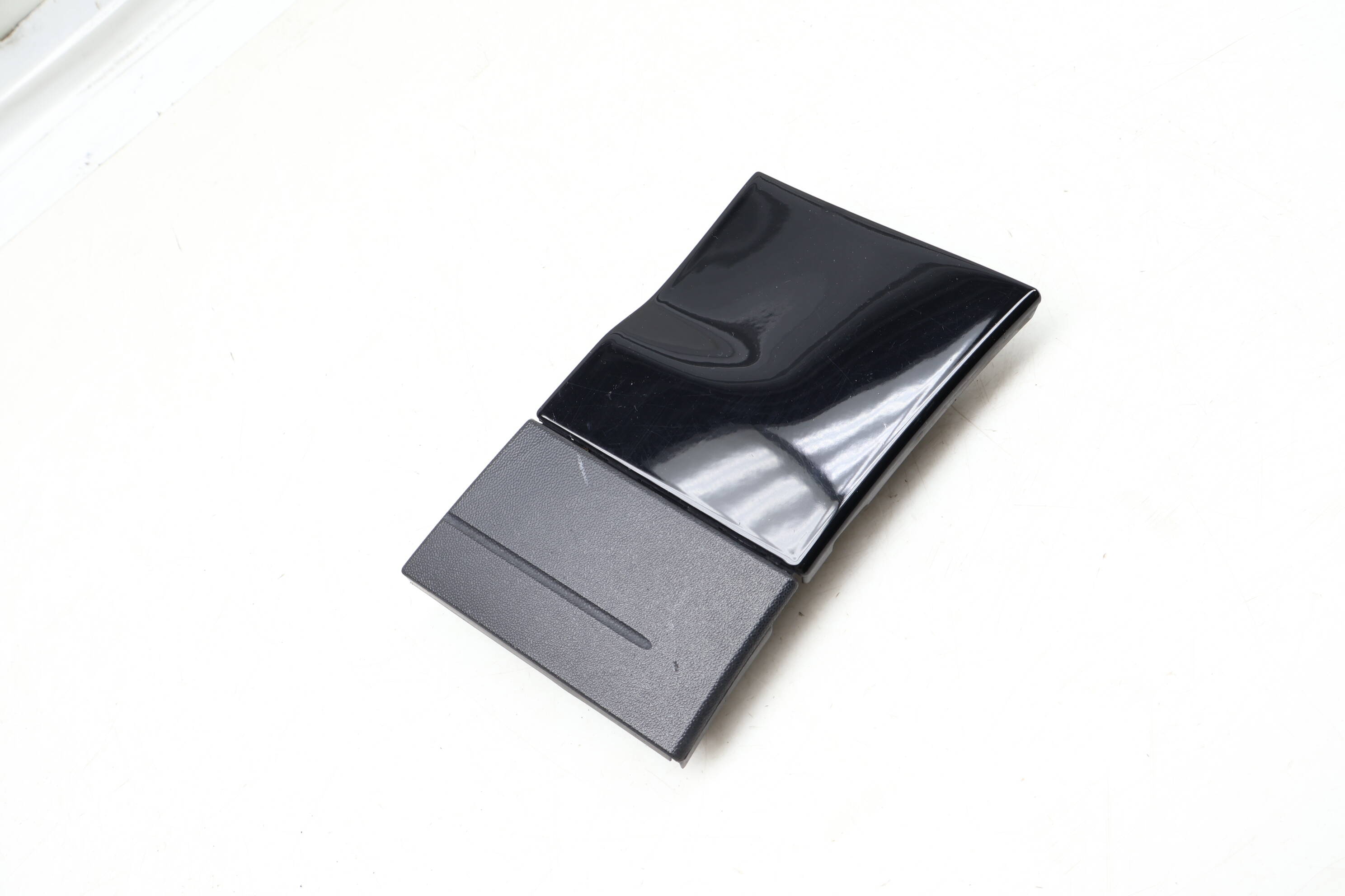 Lower Fender Trim / Molding 7P5854960D 95855996001