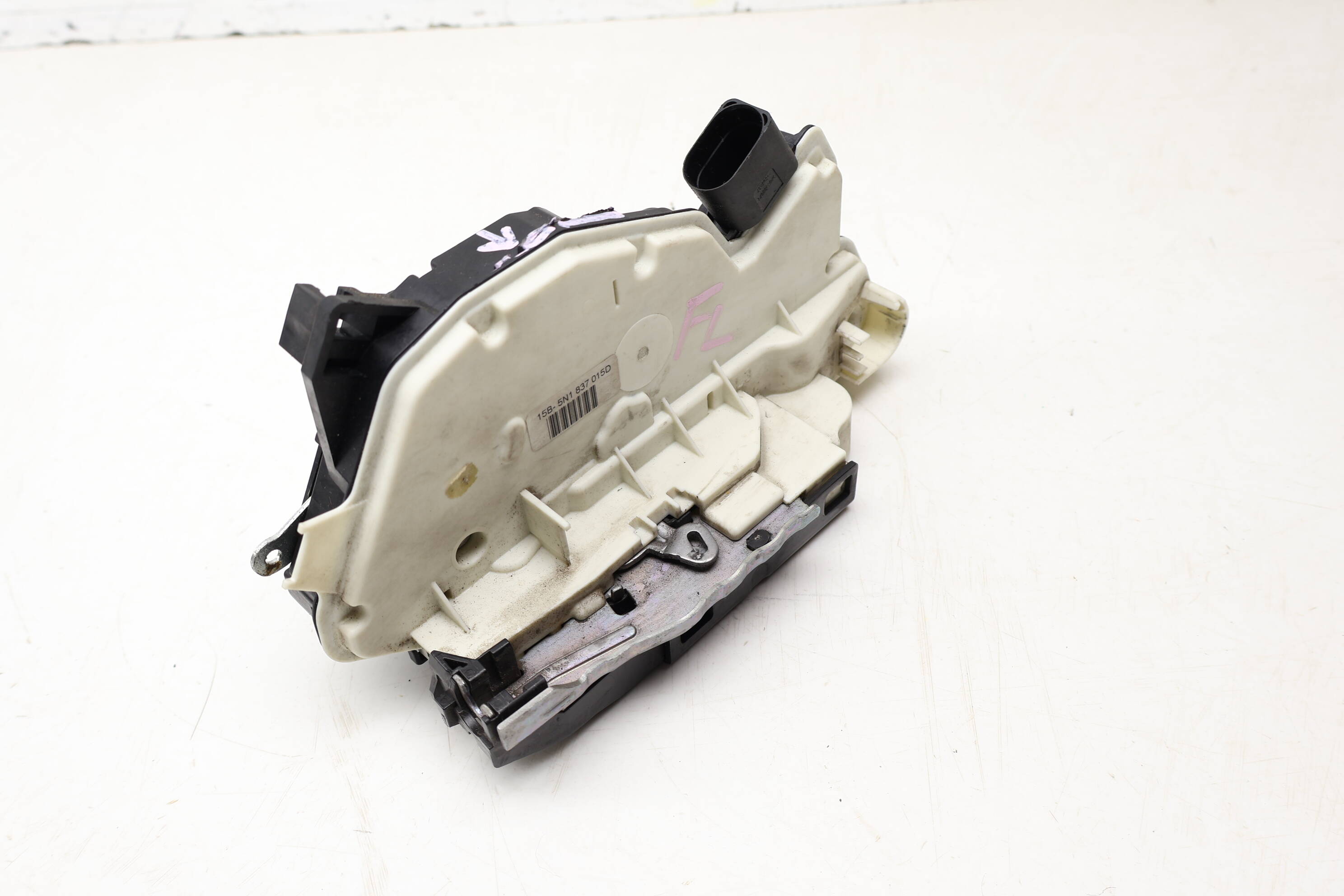 Door Latch / Lock Actuator 5N1837015D