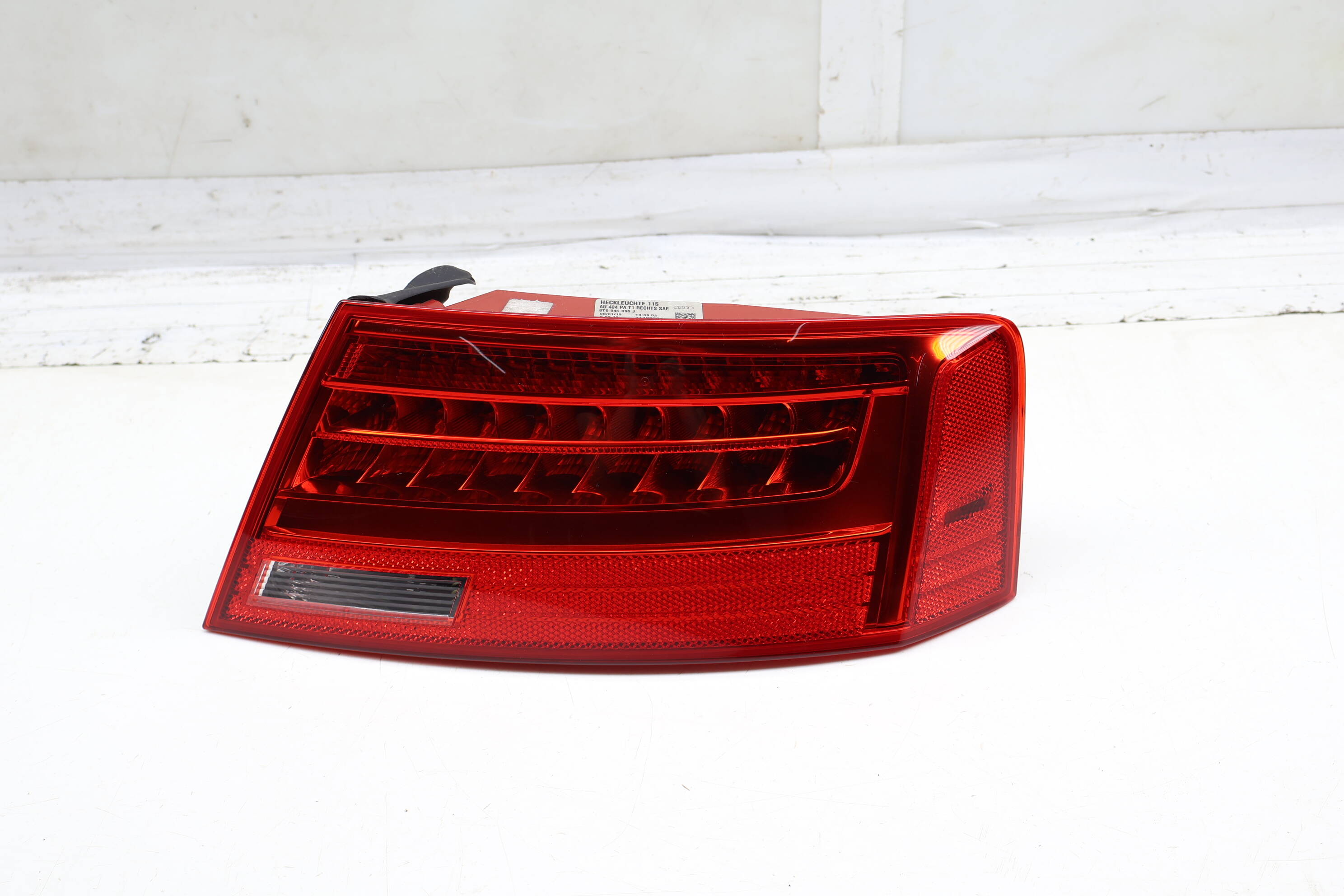 Outer Led Tail Light / Lamp 8T0945096J