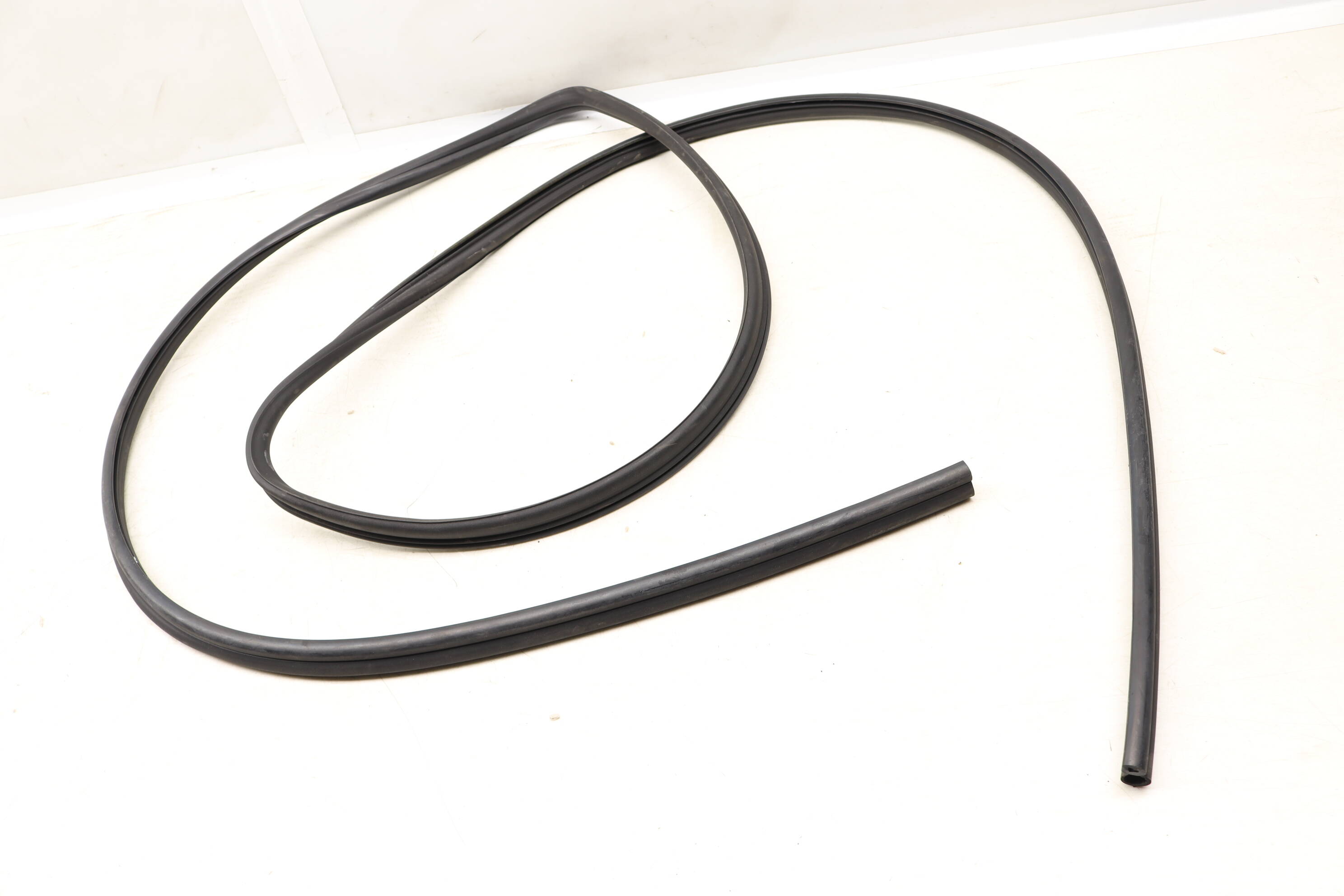 Inner Sun Roof Seal / Weather Stripping 95B877439