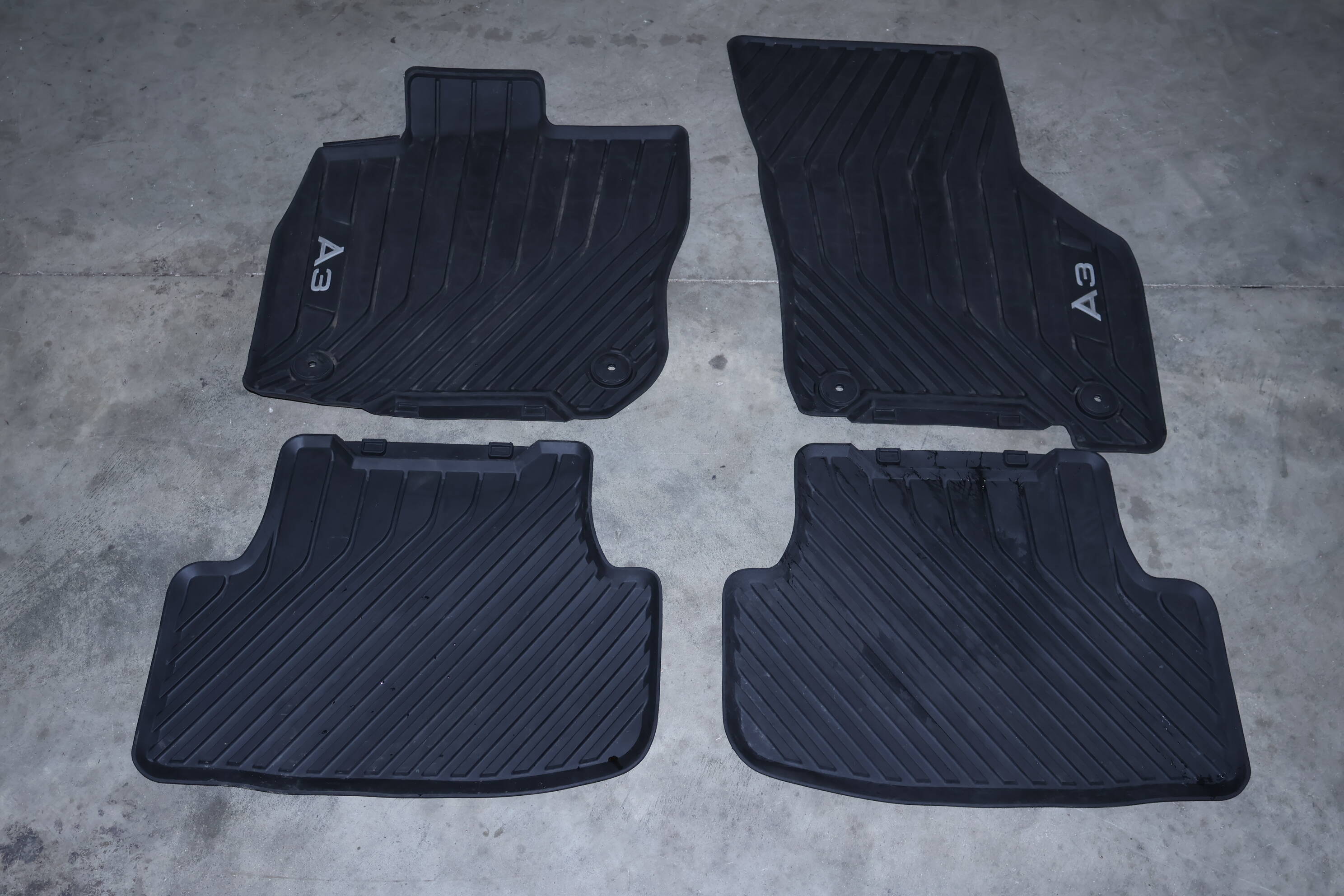 Rubber Floor Mat Set (A3) 8Y1061501B