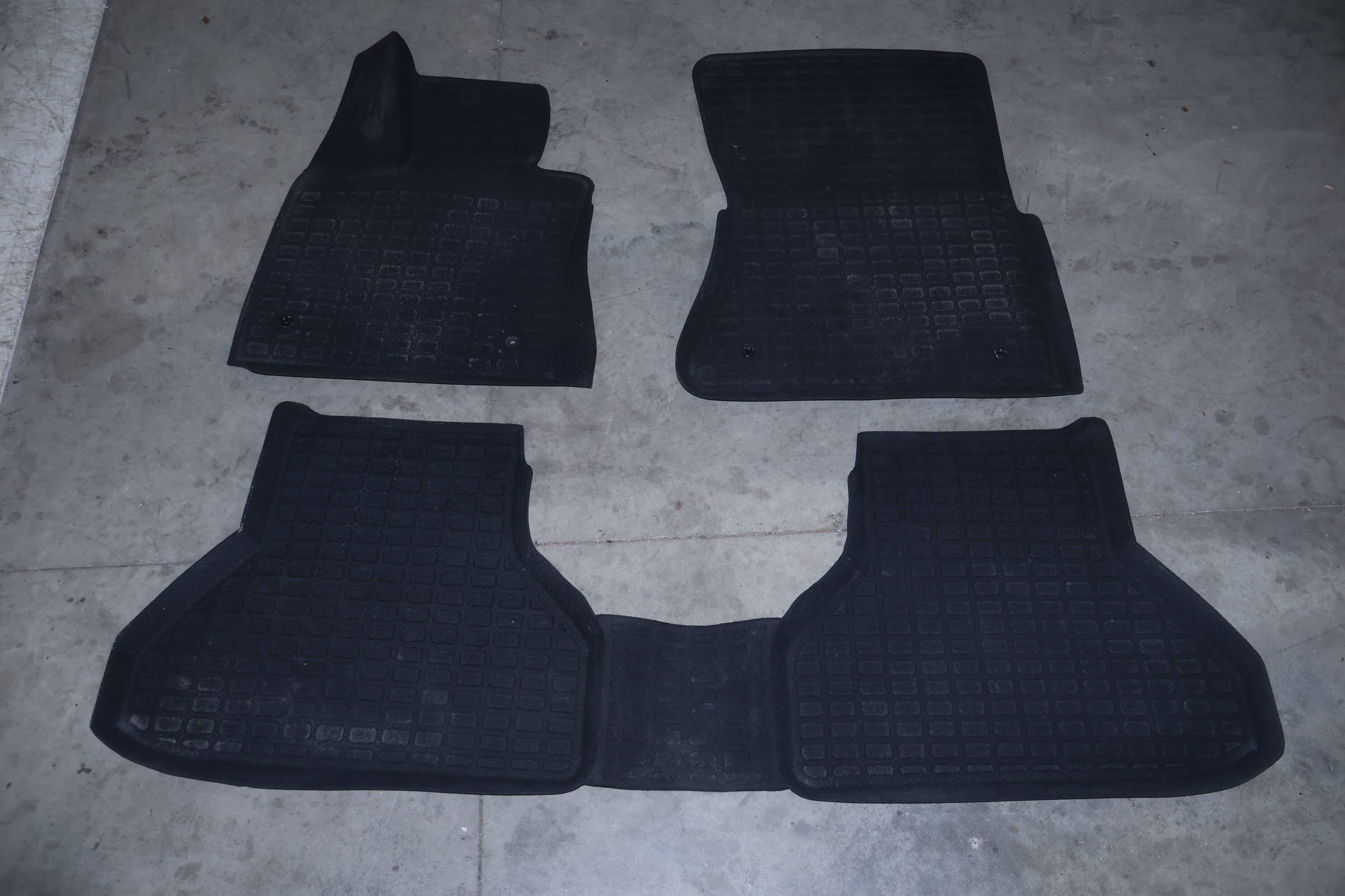 Rubber All-Weather Floor Mat Set 82112211584