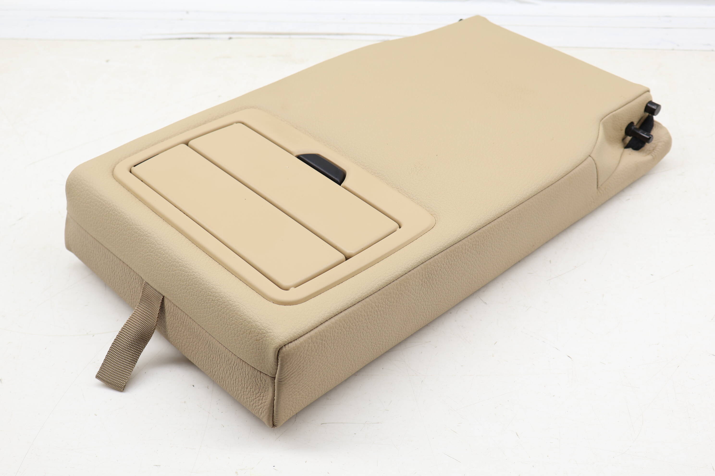 Center Seat Armrest / Cup Holder 52207309201