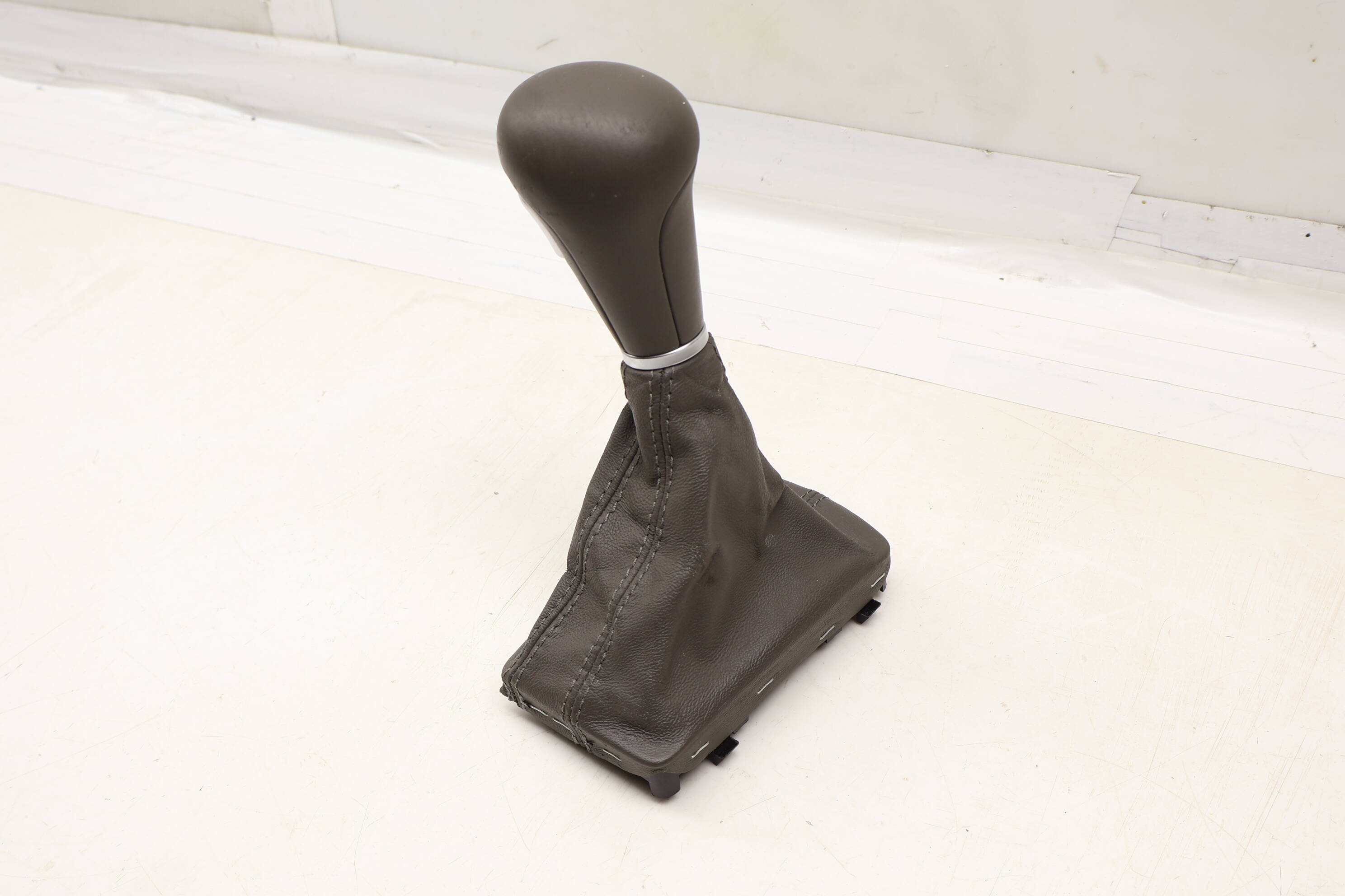 Automatic Shifter Knob W/ Boot 8K1713139A