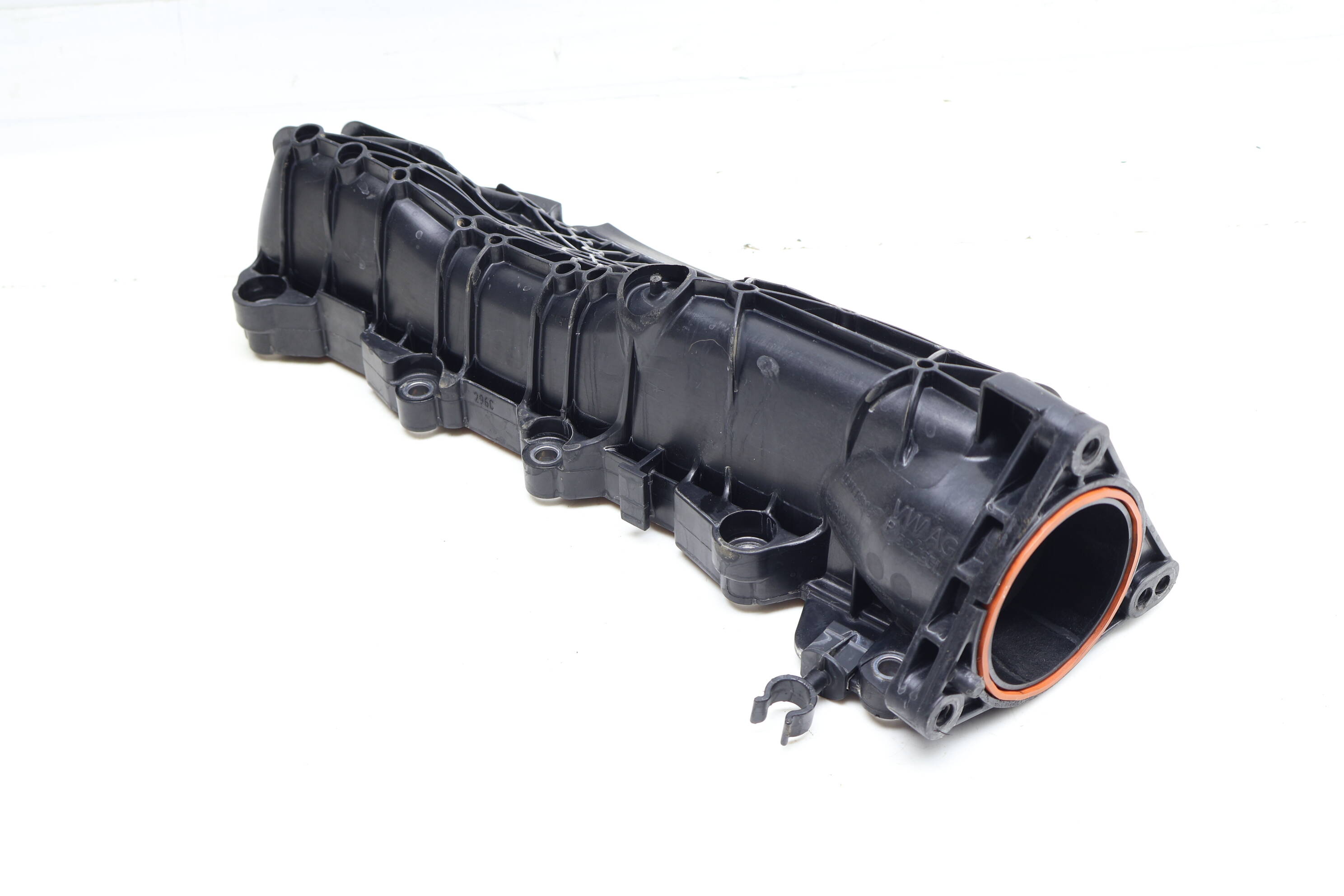 Intake Manifold 06M133267P