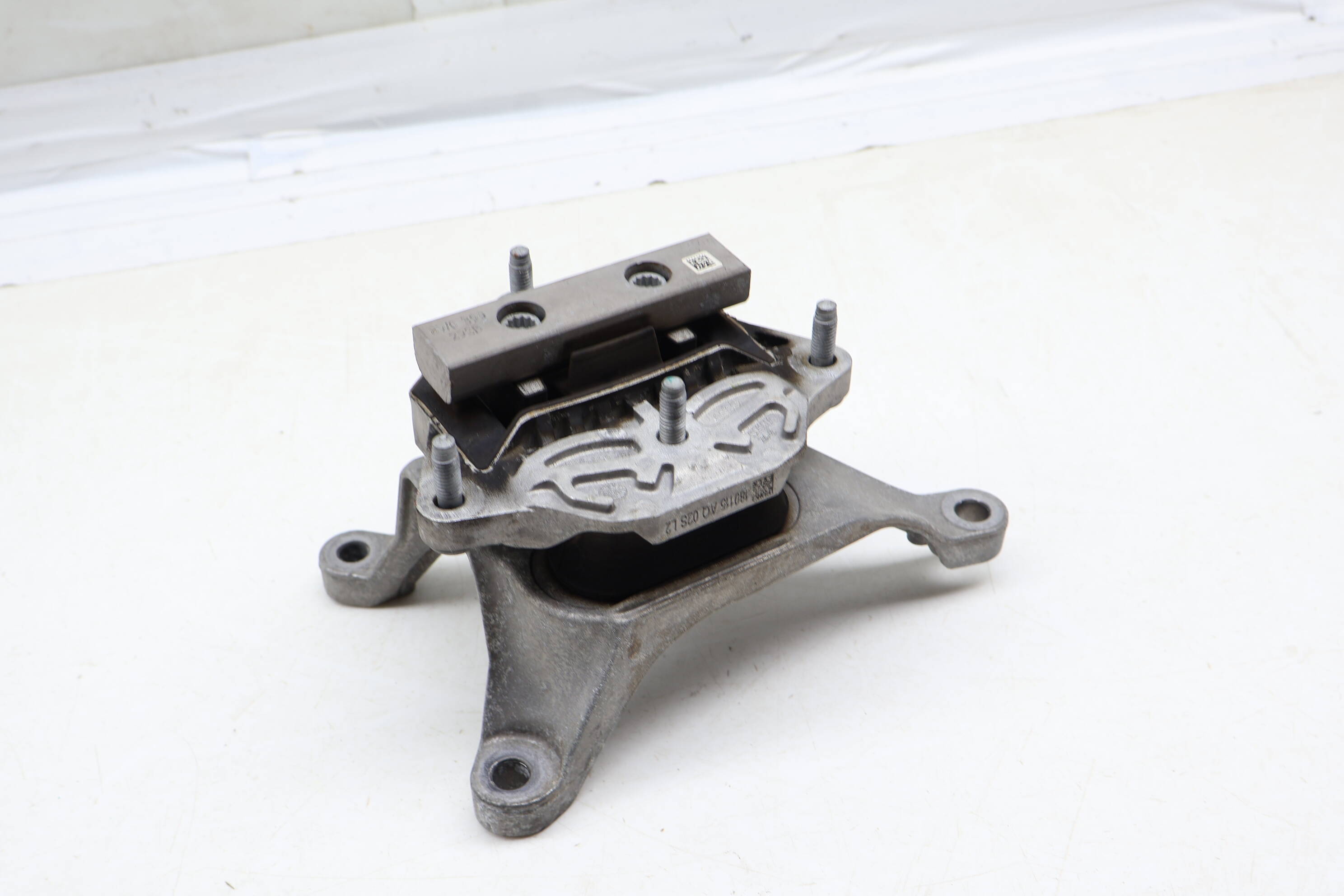 Transmission Mount / Bracket 8W0399156AQ