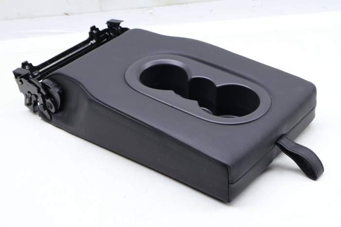 2Nd Row Seat Armrest / Cup Holder 3CN885081C main product photo
