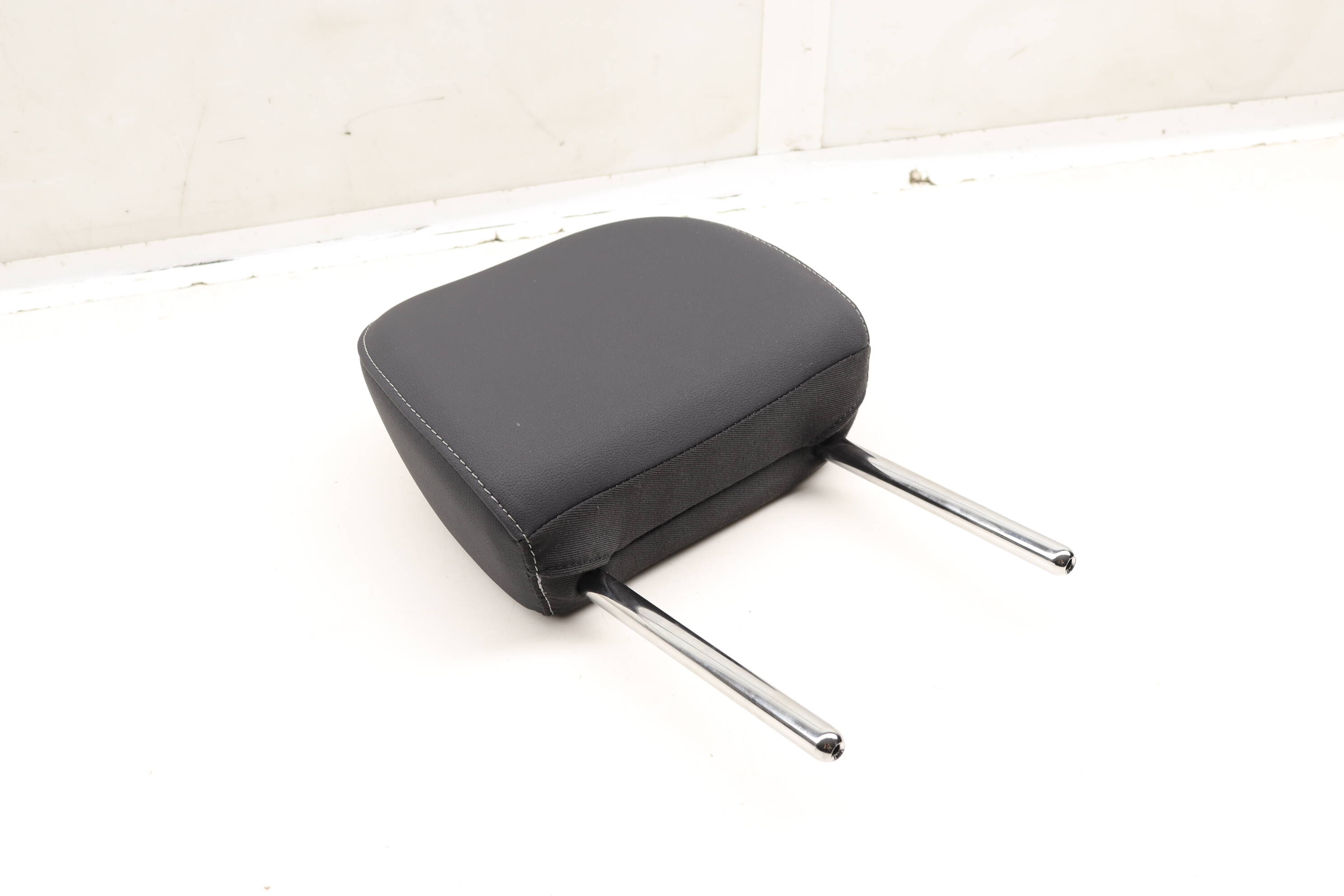 Headrest / Head Rest 8W7885901L