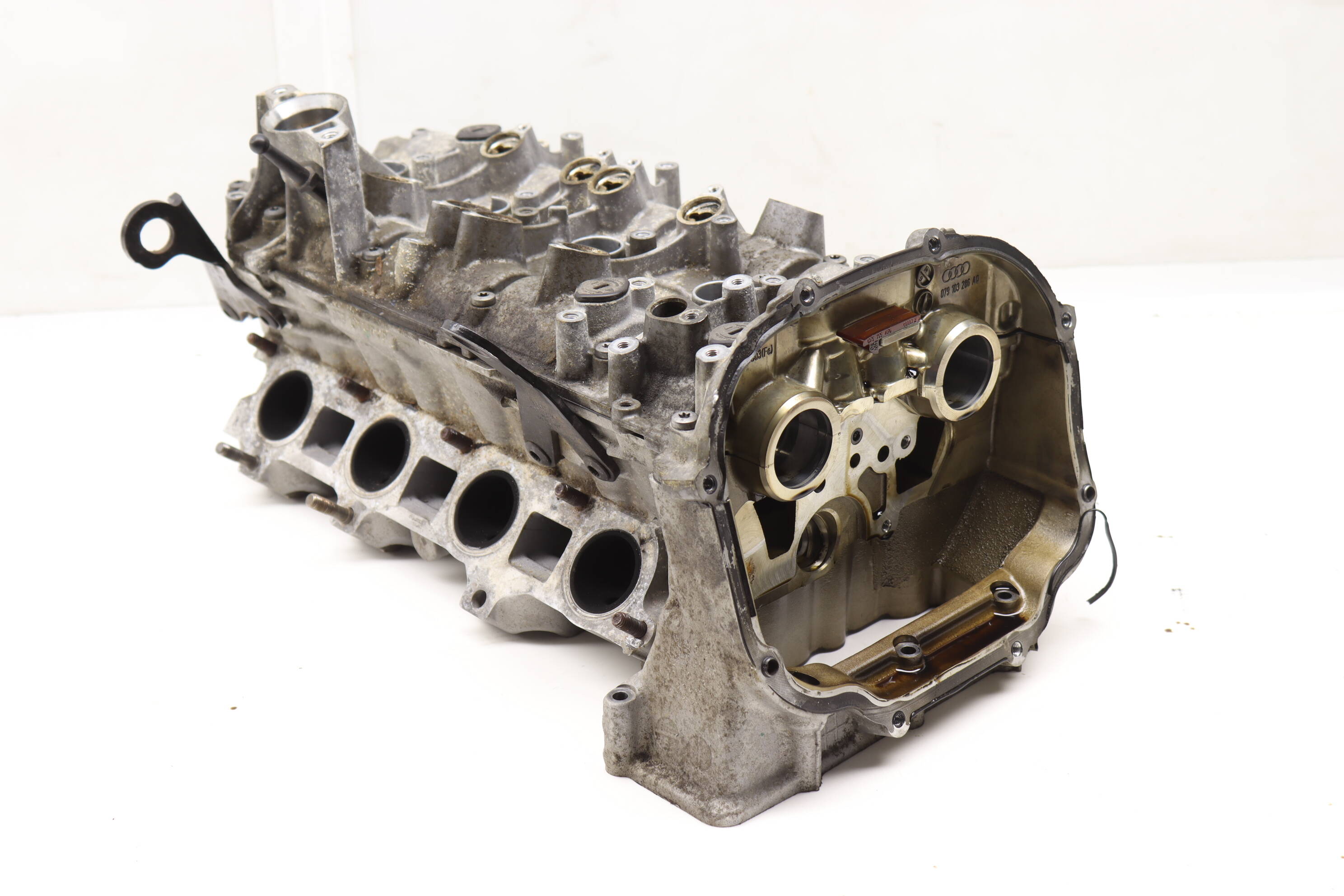 Engine&#x20;Cylinder&#x20;Head&#x20;079103064DB