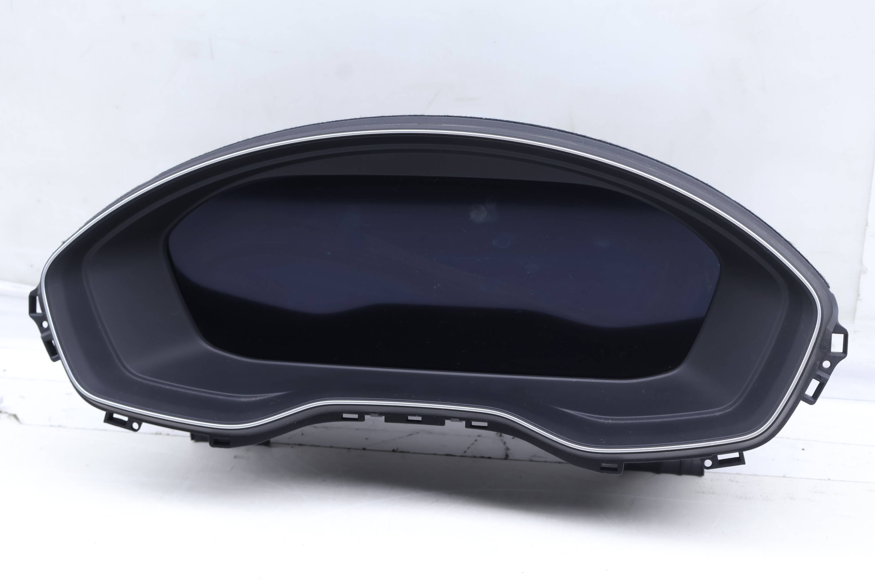 Instrument Cluster / Speedometer 8W5920790L