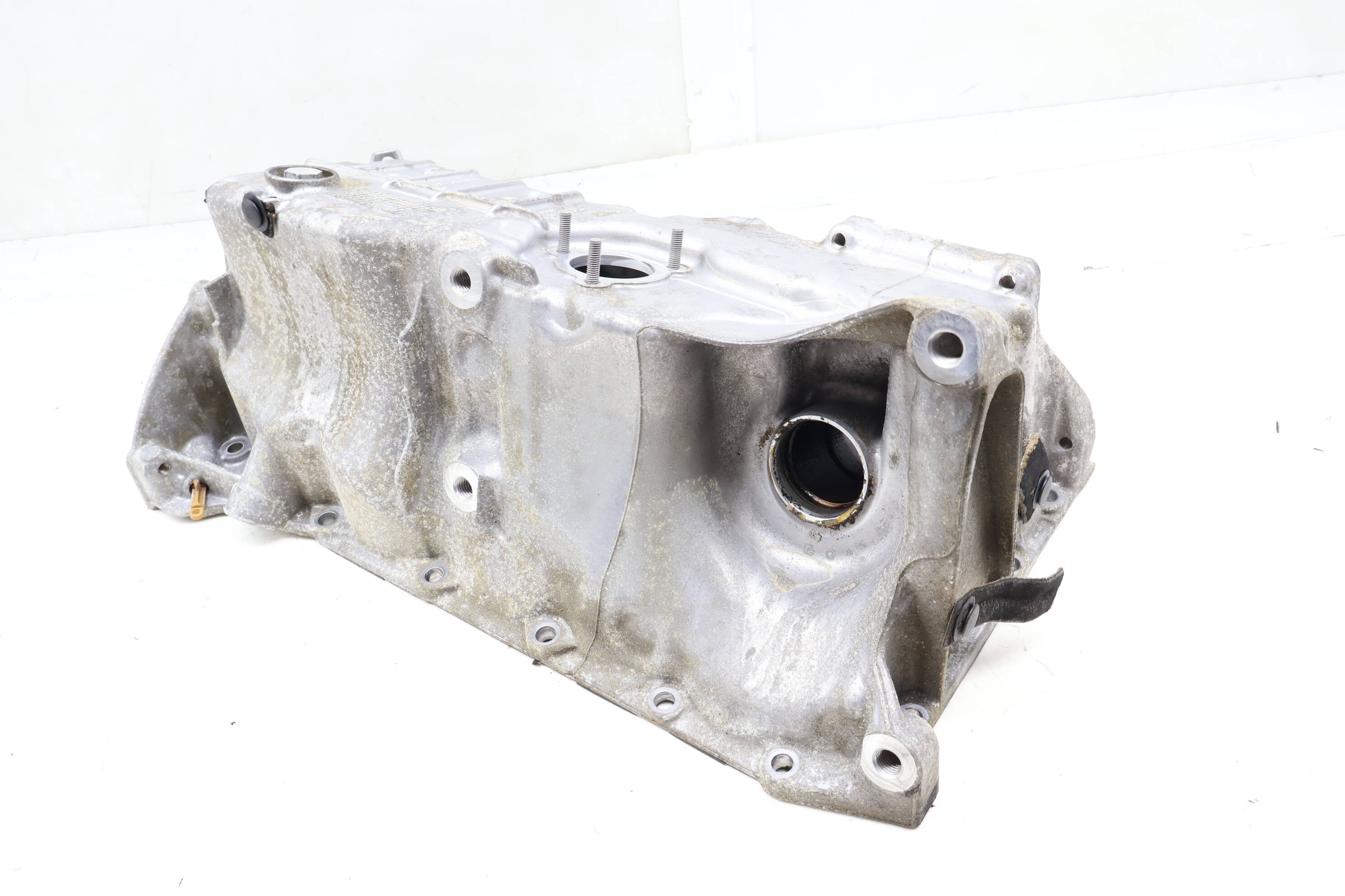 Engine Oil Pan / Sump 11138580124