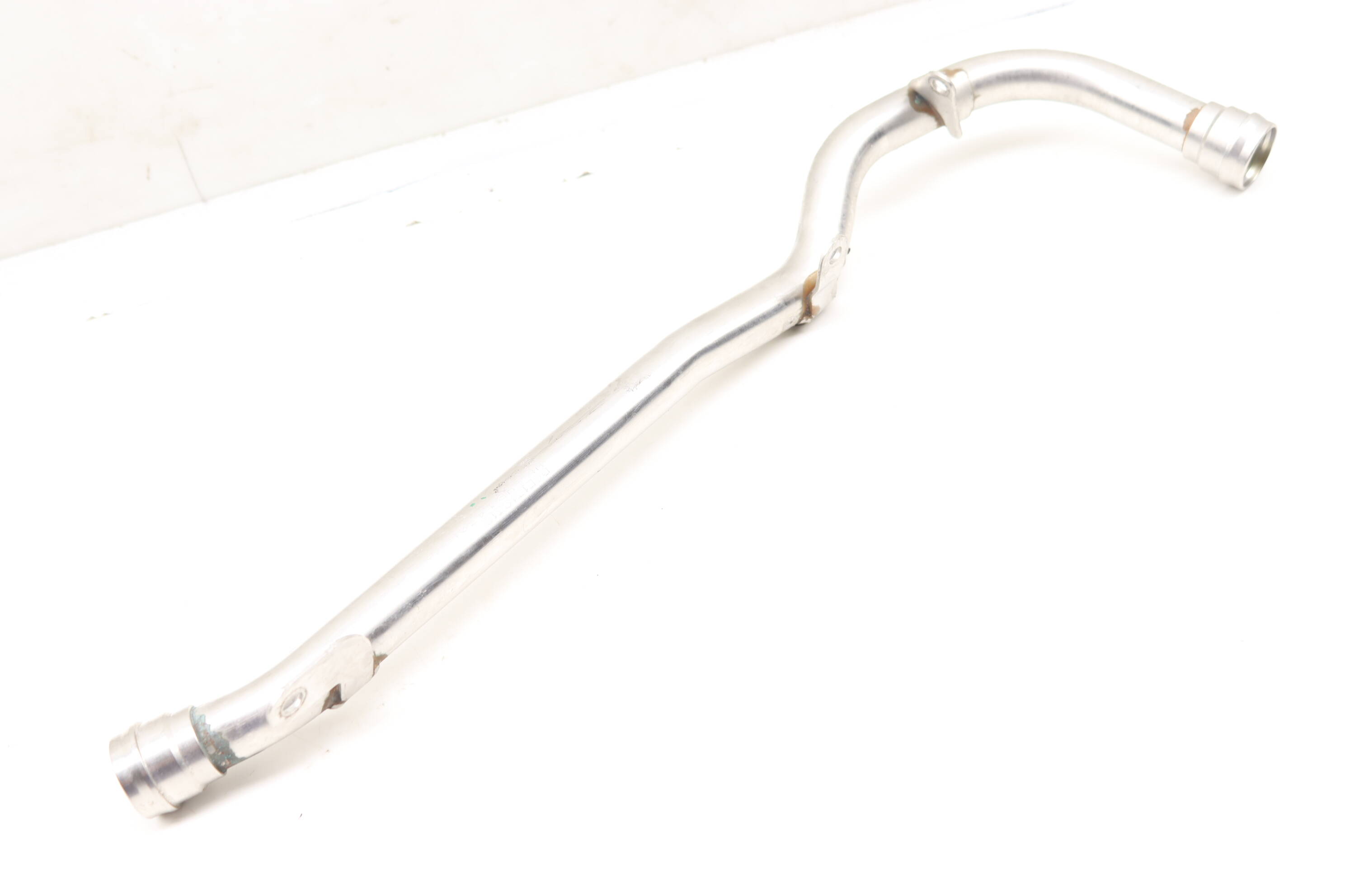 Egr / Secondary Air Pump Line / Pipe 06E131831S