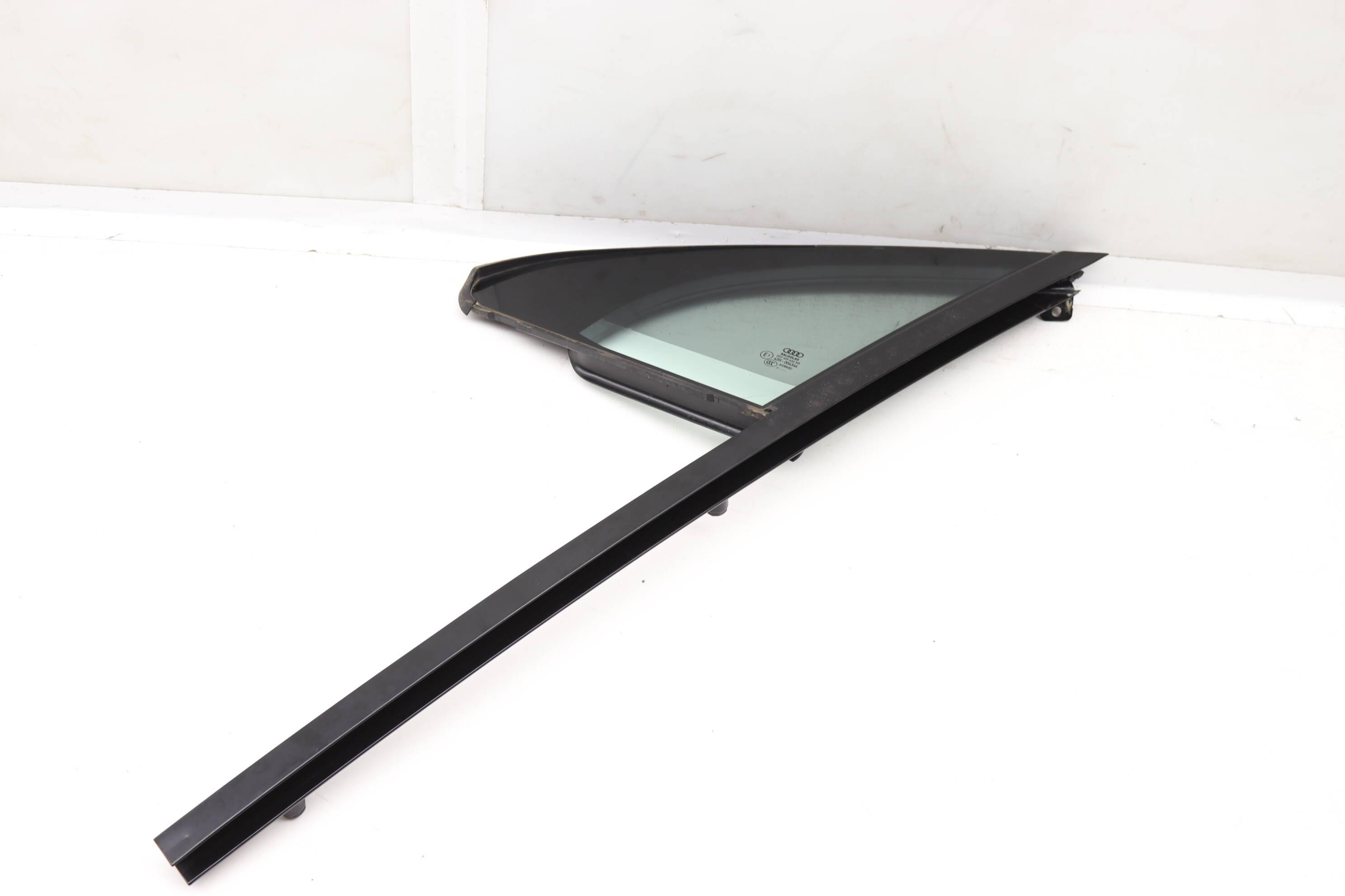 Side Door Window Glass 4M0845113