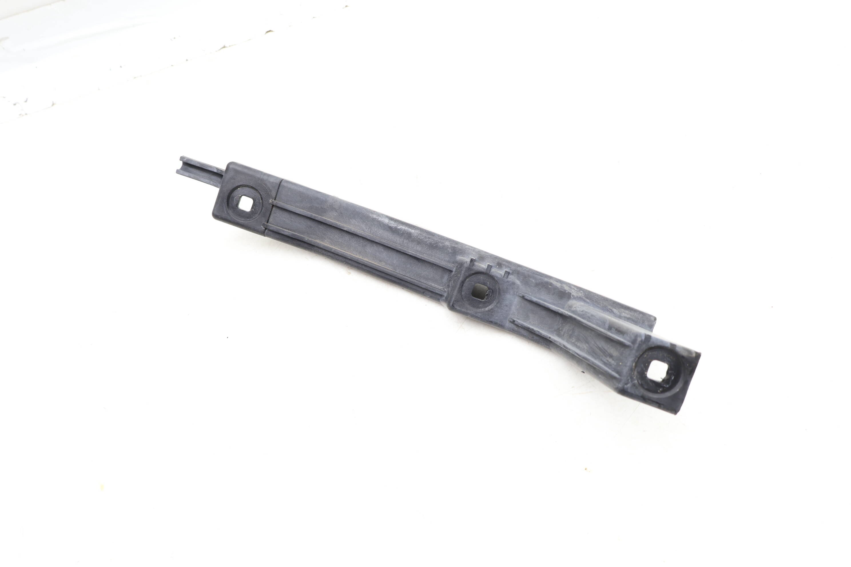 Bumper Guide / Bracket 8N0807453