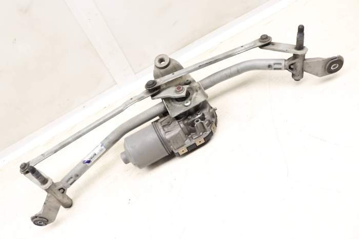 Windshield Wiper Transmission W/ Motor 61617213275 main product photo