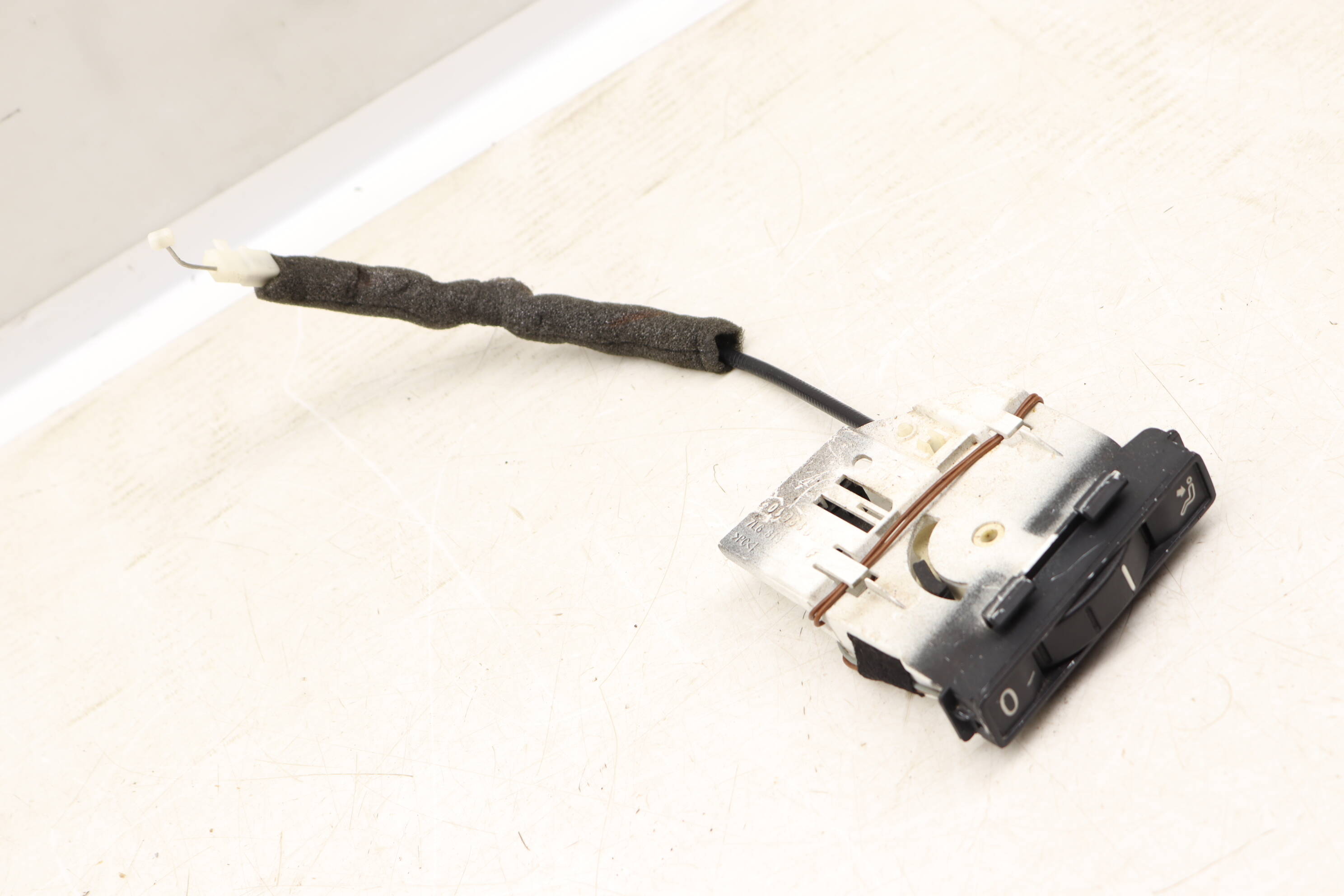 Dash Air Vent Adjustment Switch / Dial 7L6819766F