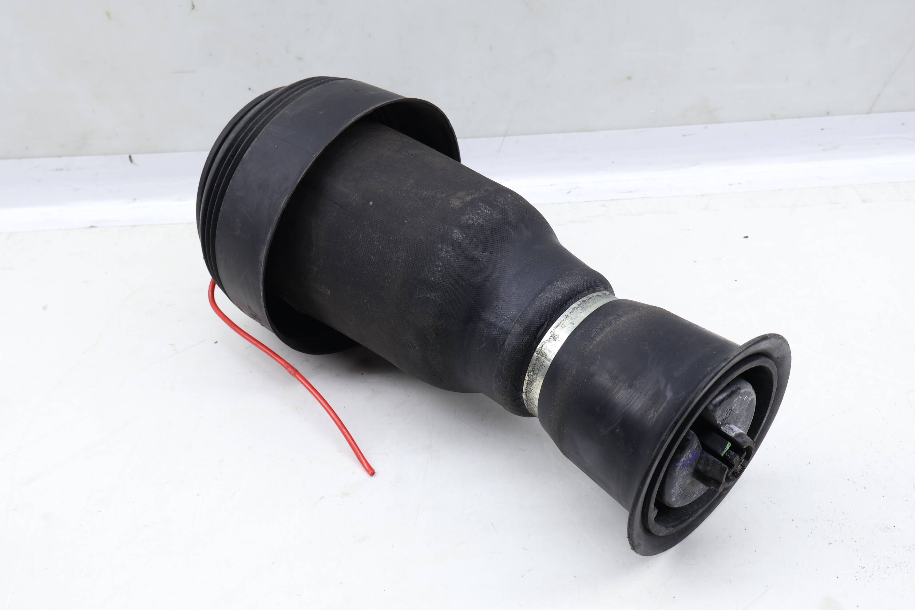 Air&#x20;Shock&#x20;&#x2F;&#x20;Strut&#x20;37126790079