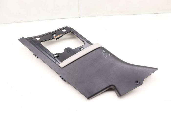 Lateral / Side Trim Panel 51477362577 main product photo