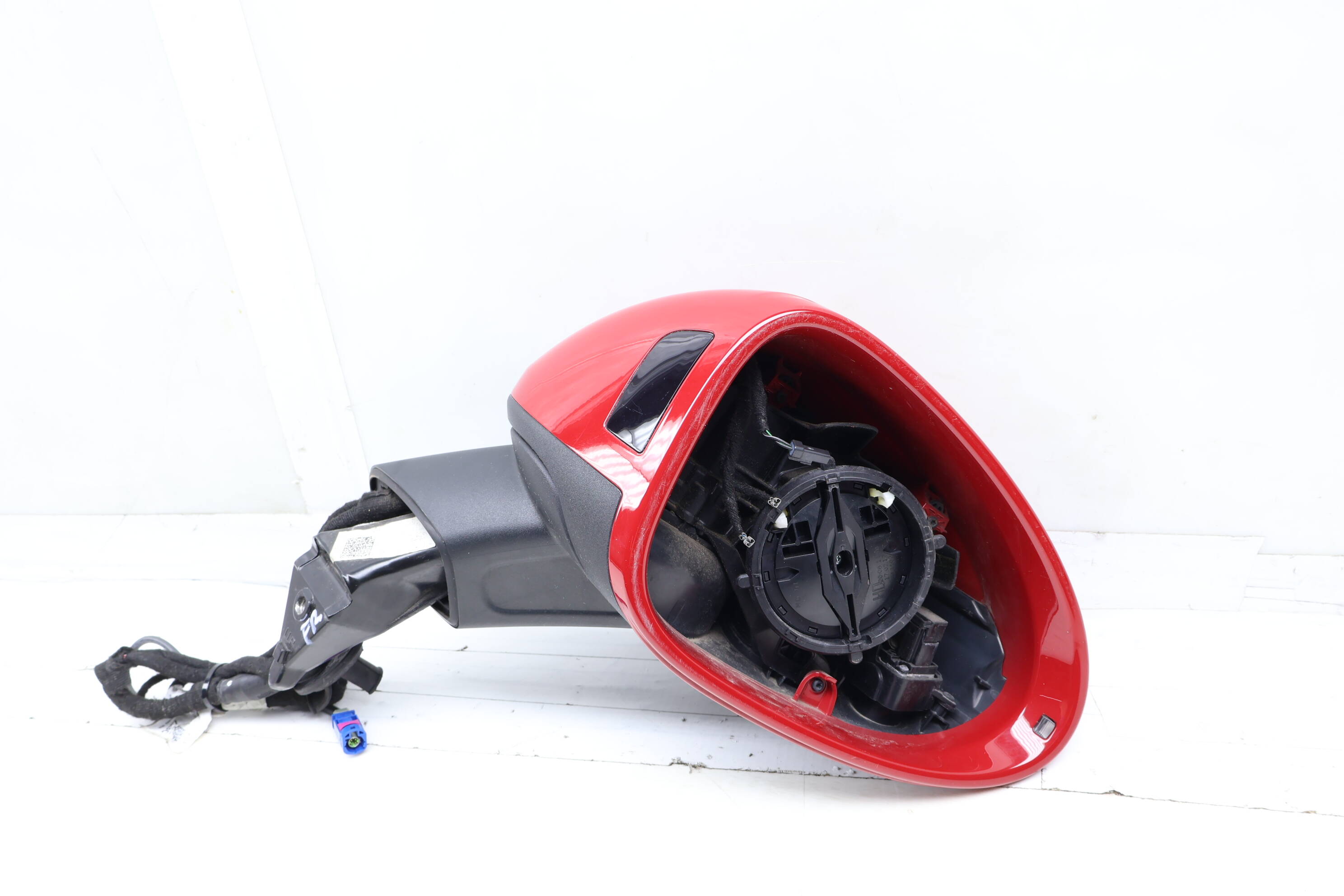 Side View Door Mirror W/ Lane Change Assist 95B857528A