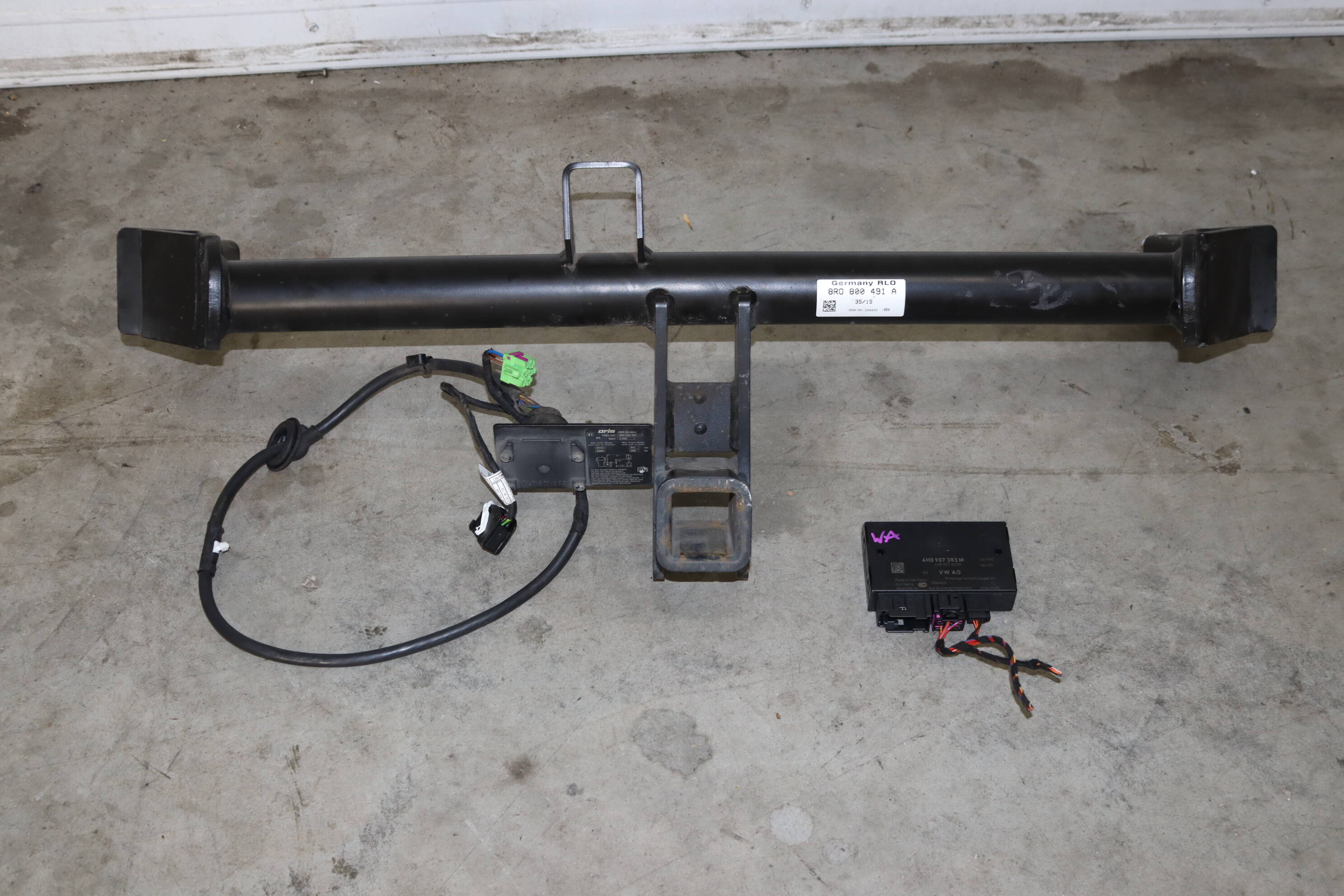 Porsche macan store oem trailer hitch