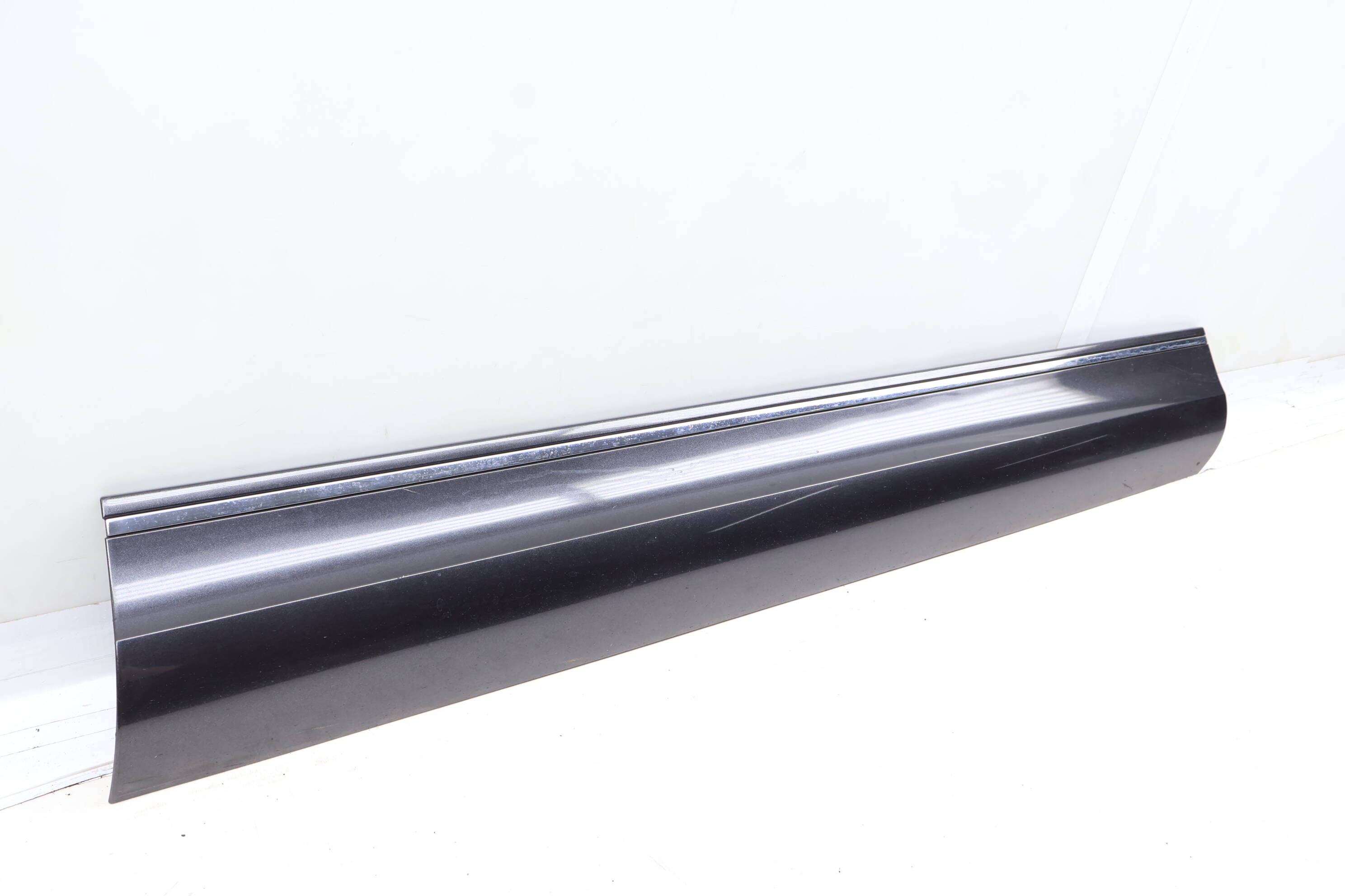 Lower Door Molding / Blade 4L0853960L