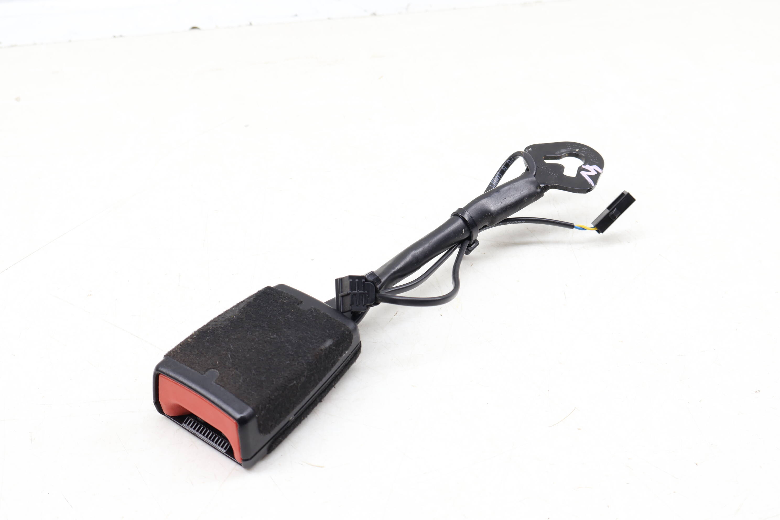 Seat Belt Buckle / Receiver 561857755D