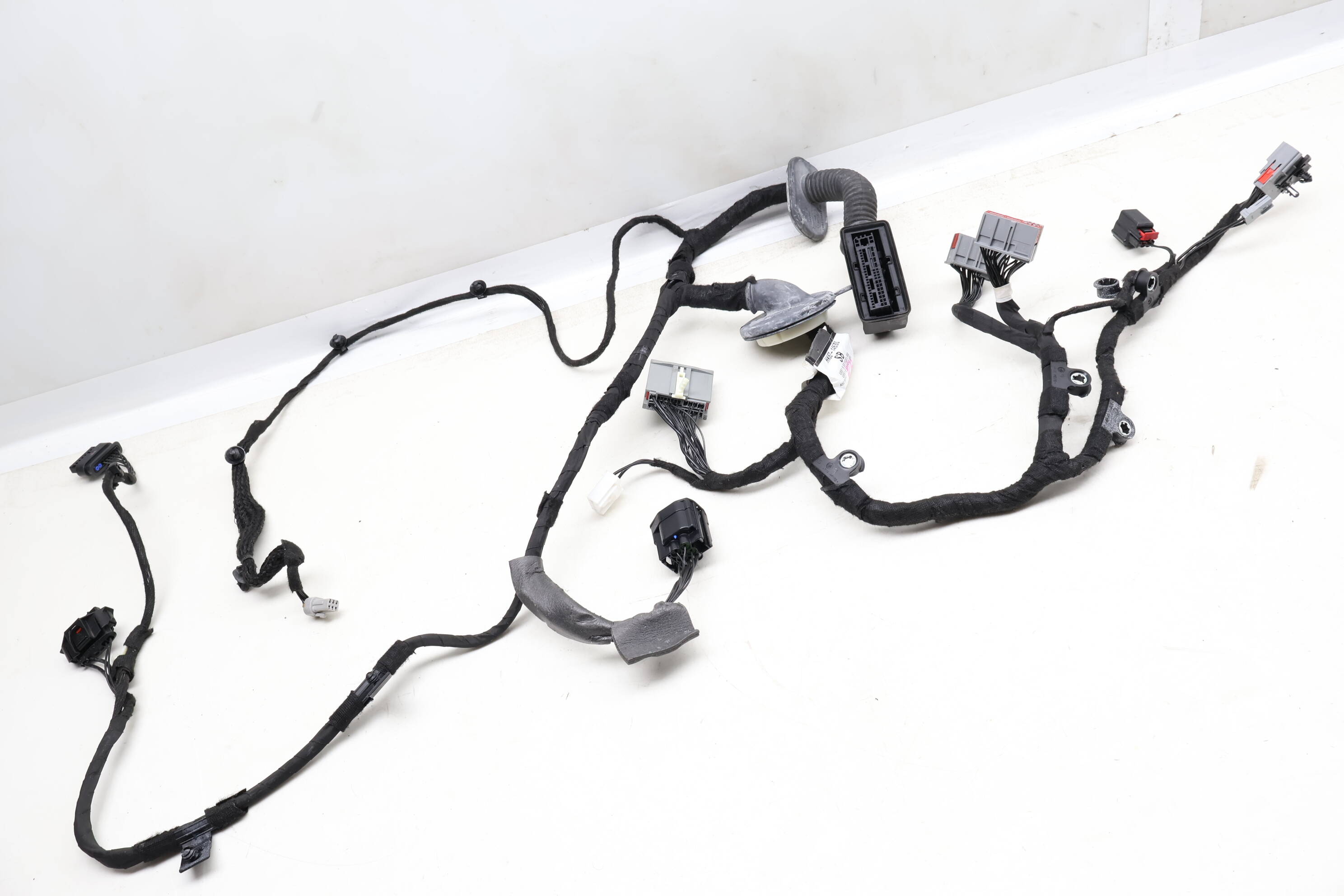 Door Wire / Wiring Harness HK6214630SB