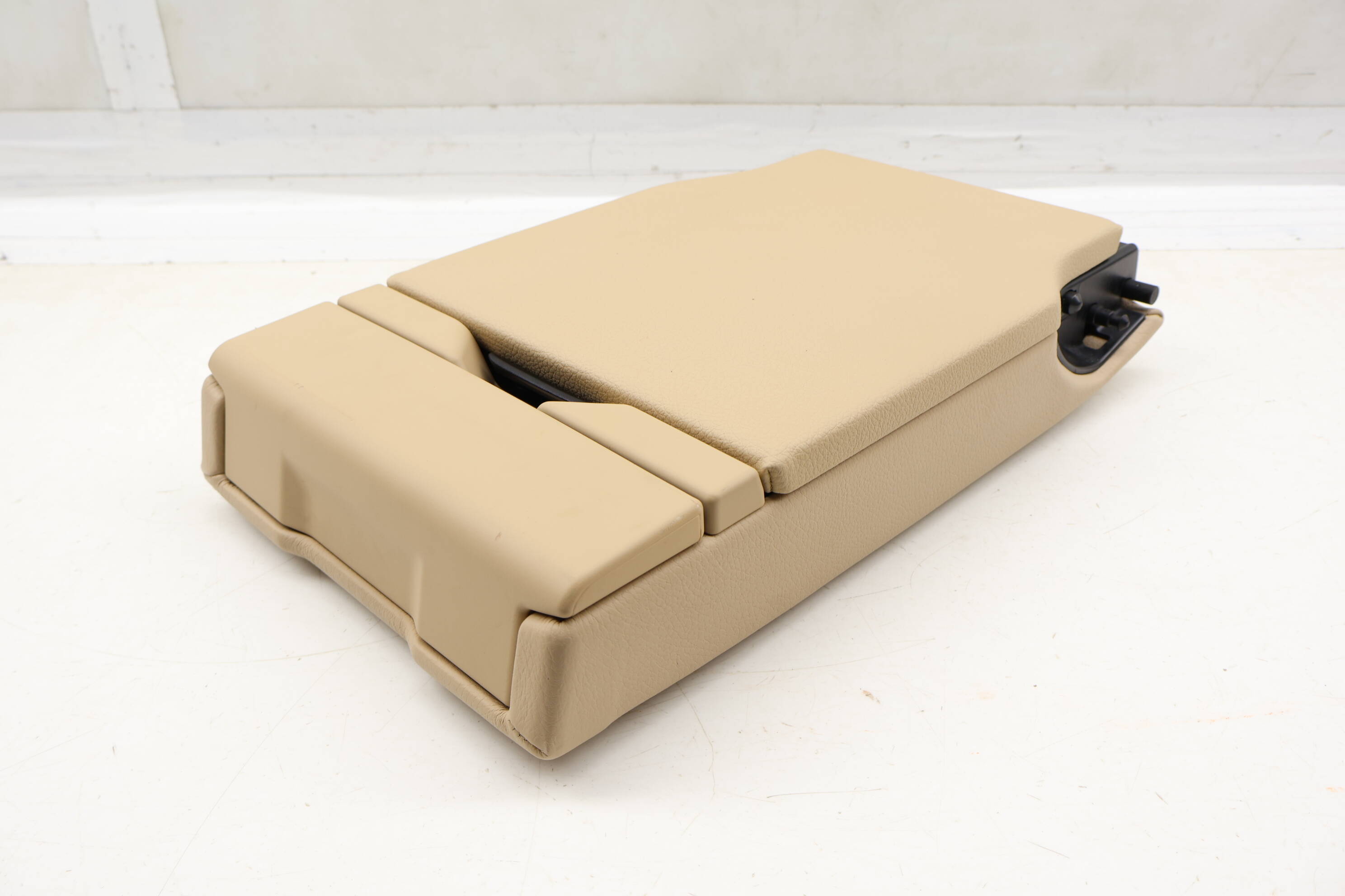 Seat Armrest / Cup Holder 52207278003