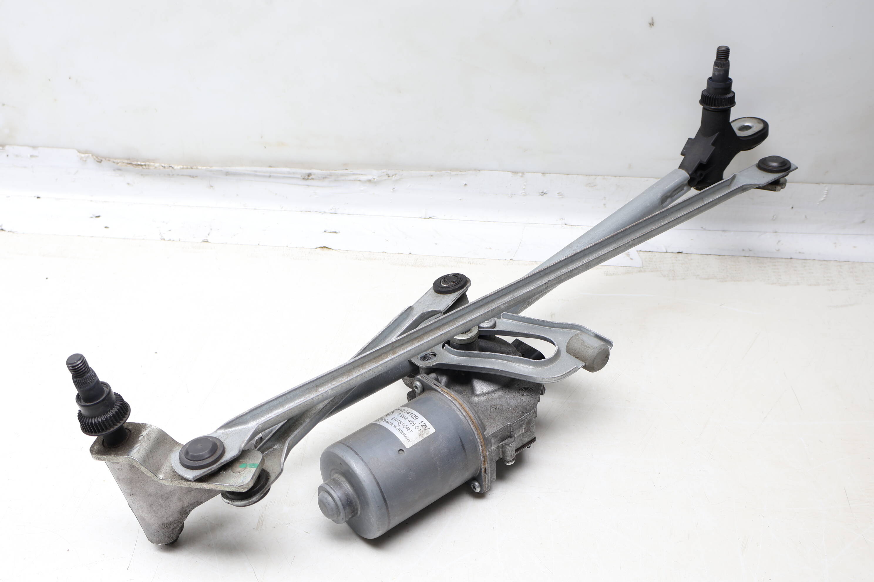 Windshield Wiper Transmission W/ Motor 61612990025