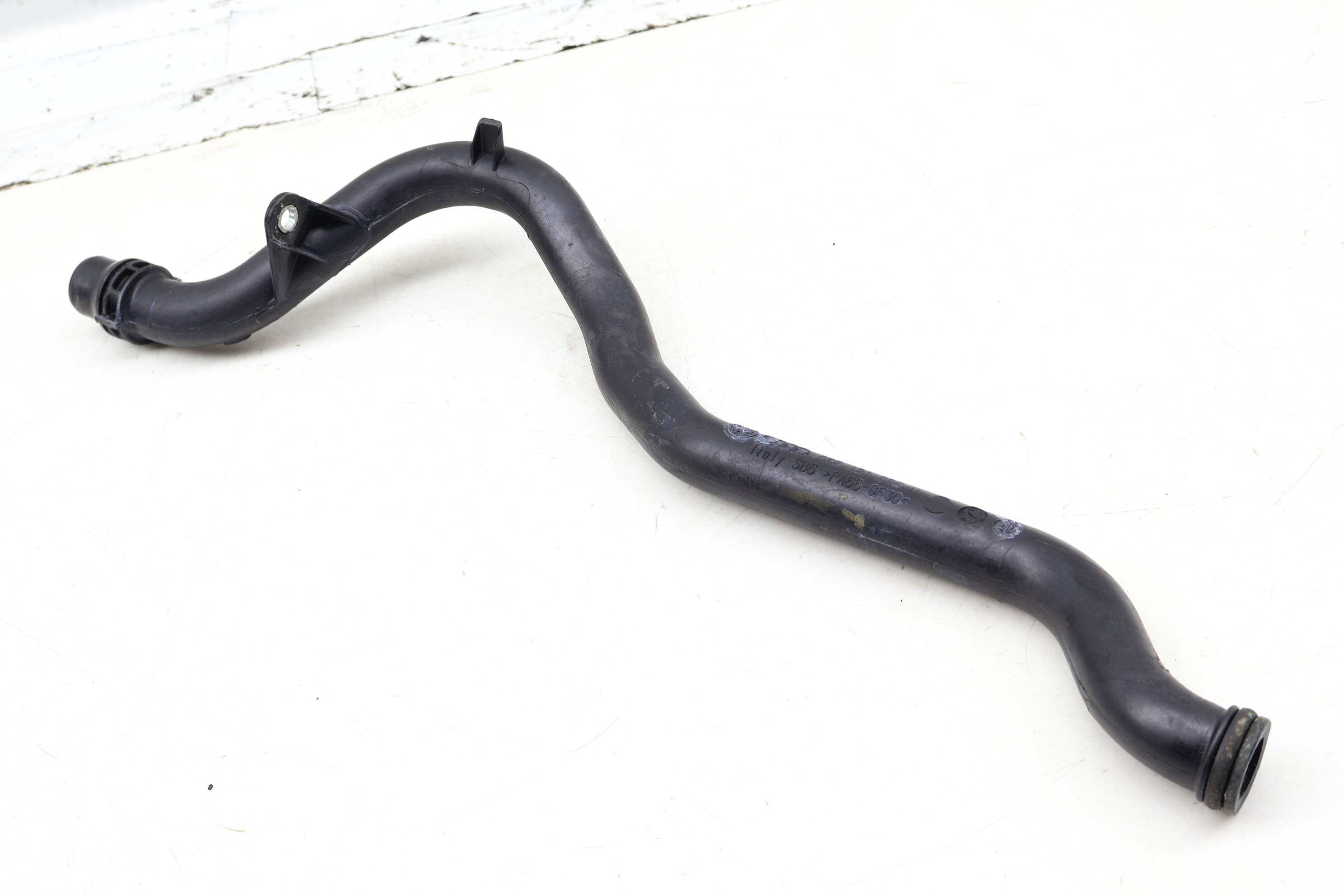 Coolant Return Hose / Tube 06E121065N 95810646500