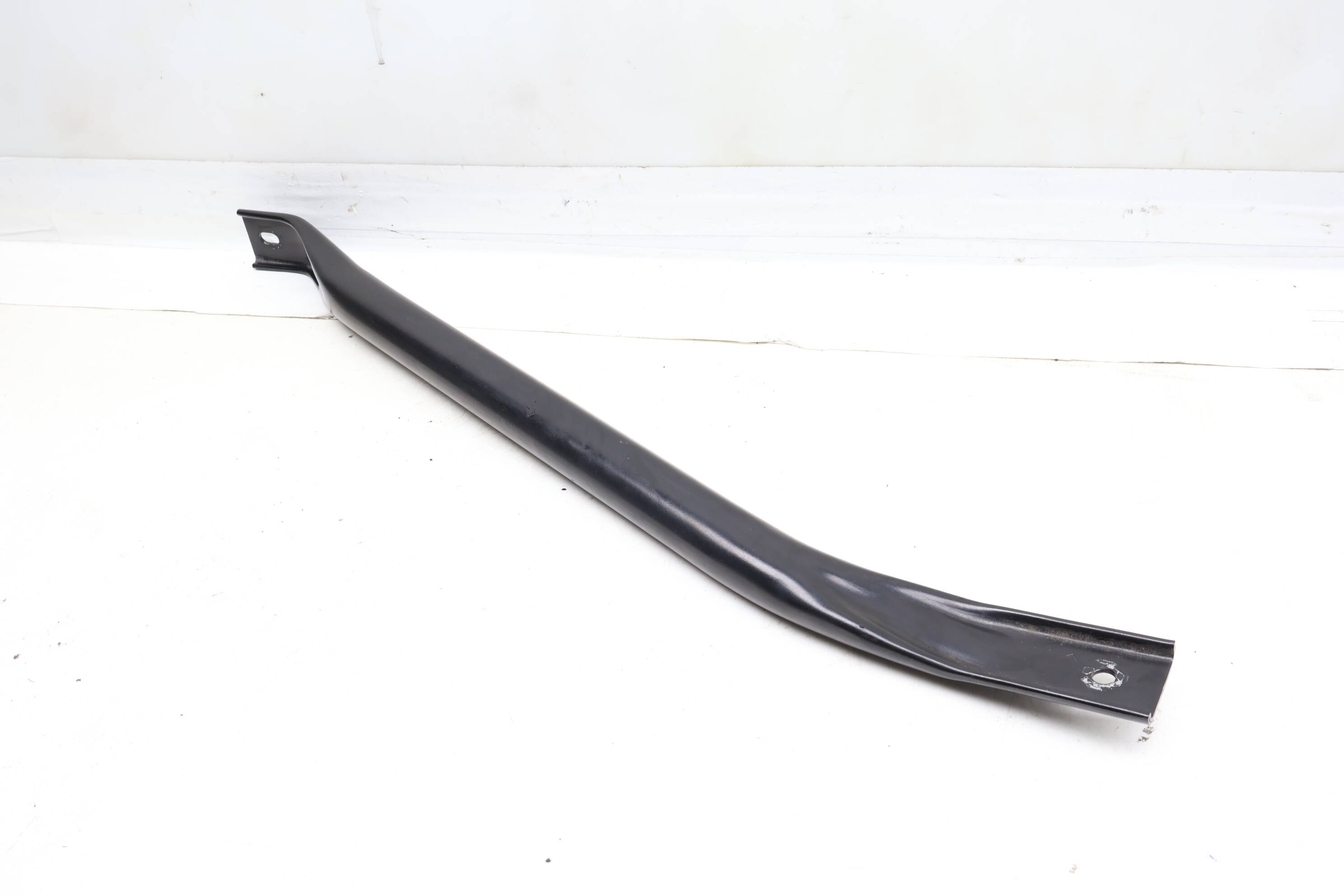 Reinforcement Bar / Bracket 8R0805619