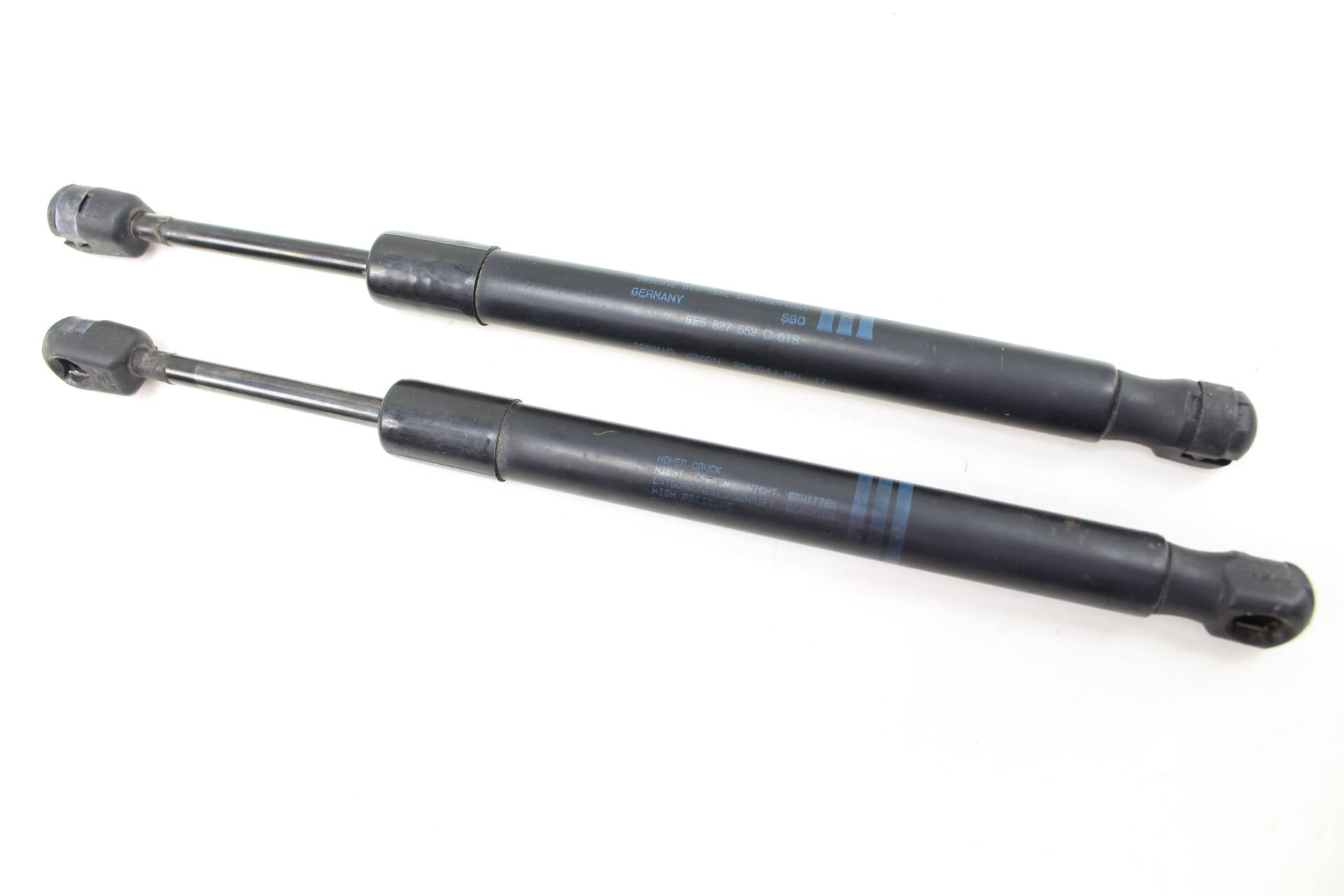 Trunk Strut / Shock Set 8E5827552C