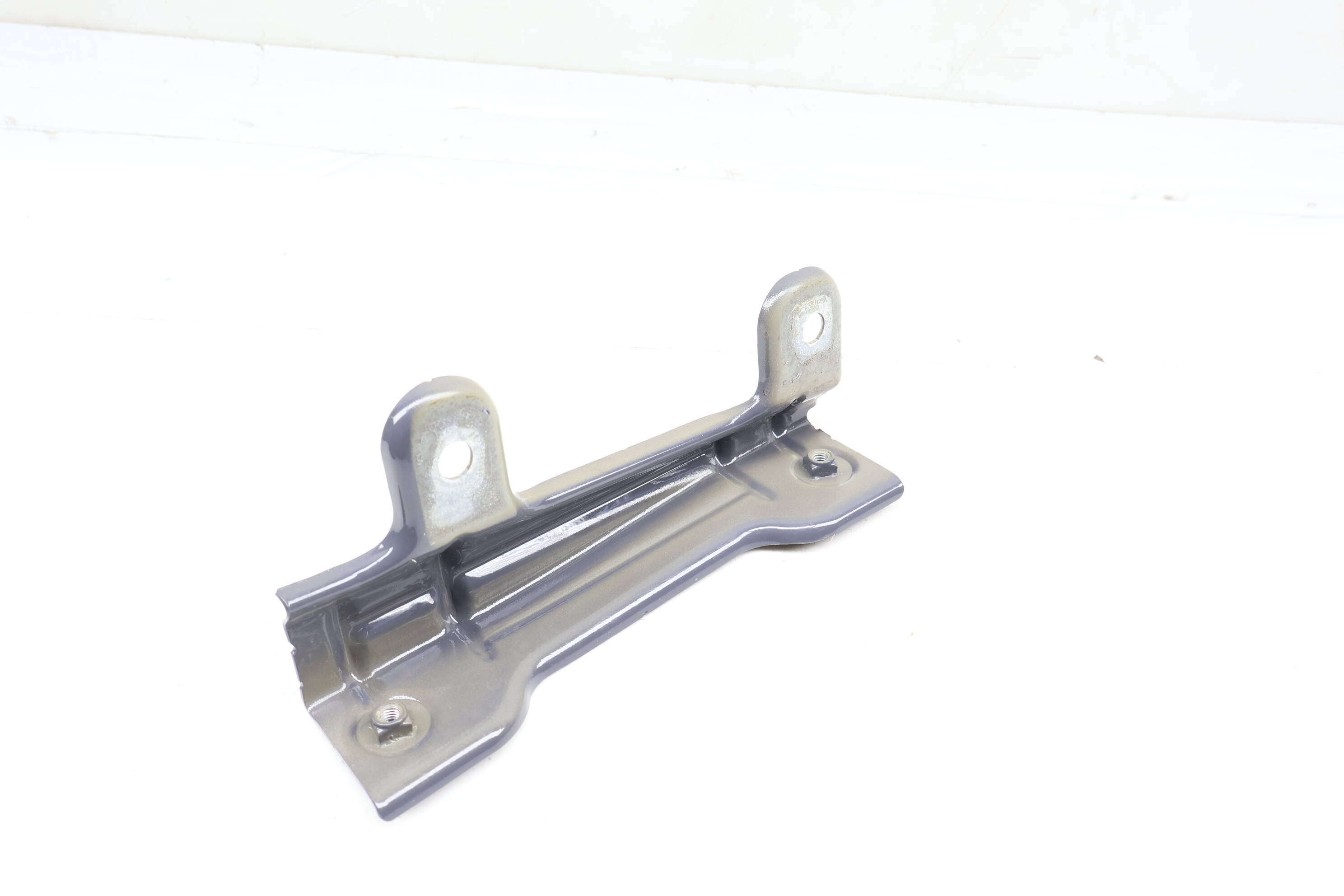 Fender Mount / Bracket (Center) 11A821431