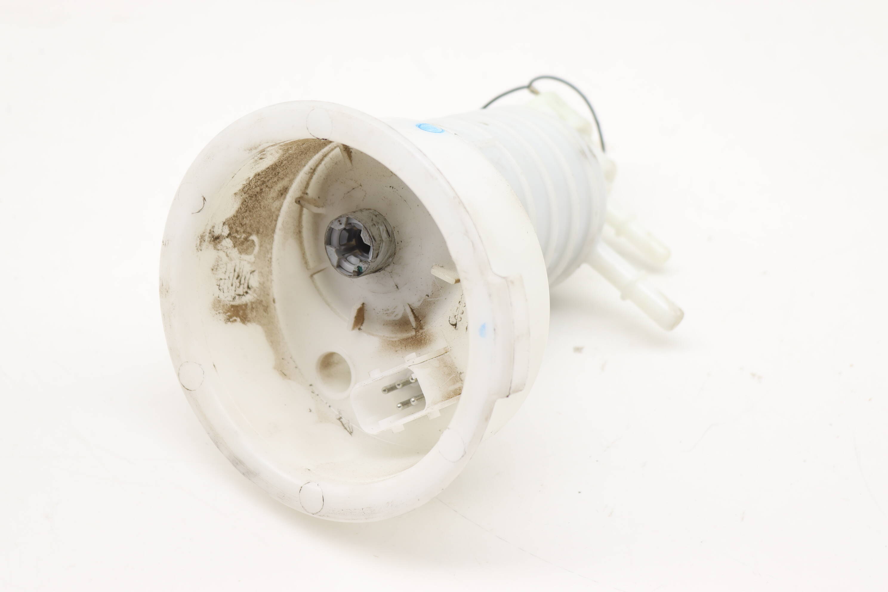 Fuel&#x20;Flange&#x20;&#x2F;&#x20;Filter&#x20;16117313793