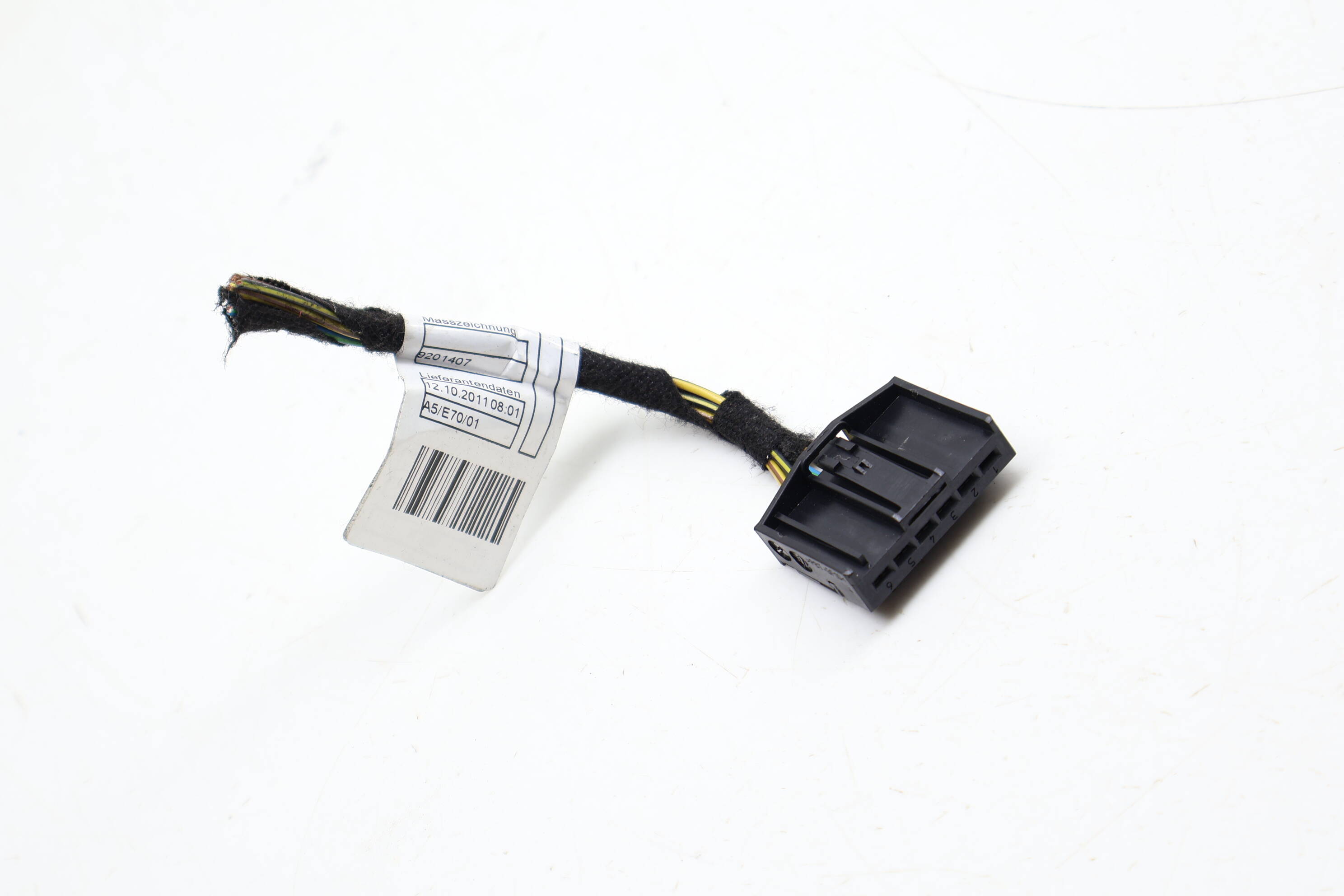 Outer Tail Light Wiring Harness Connector / Pigtail (6-Pin) 61136984758