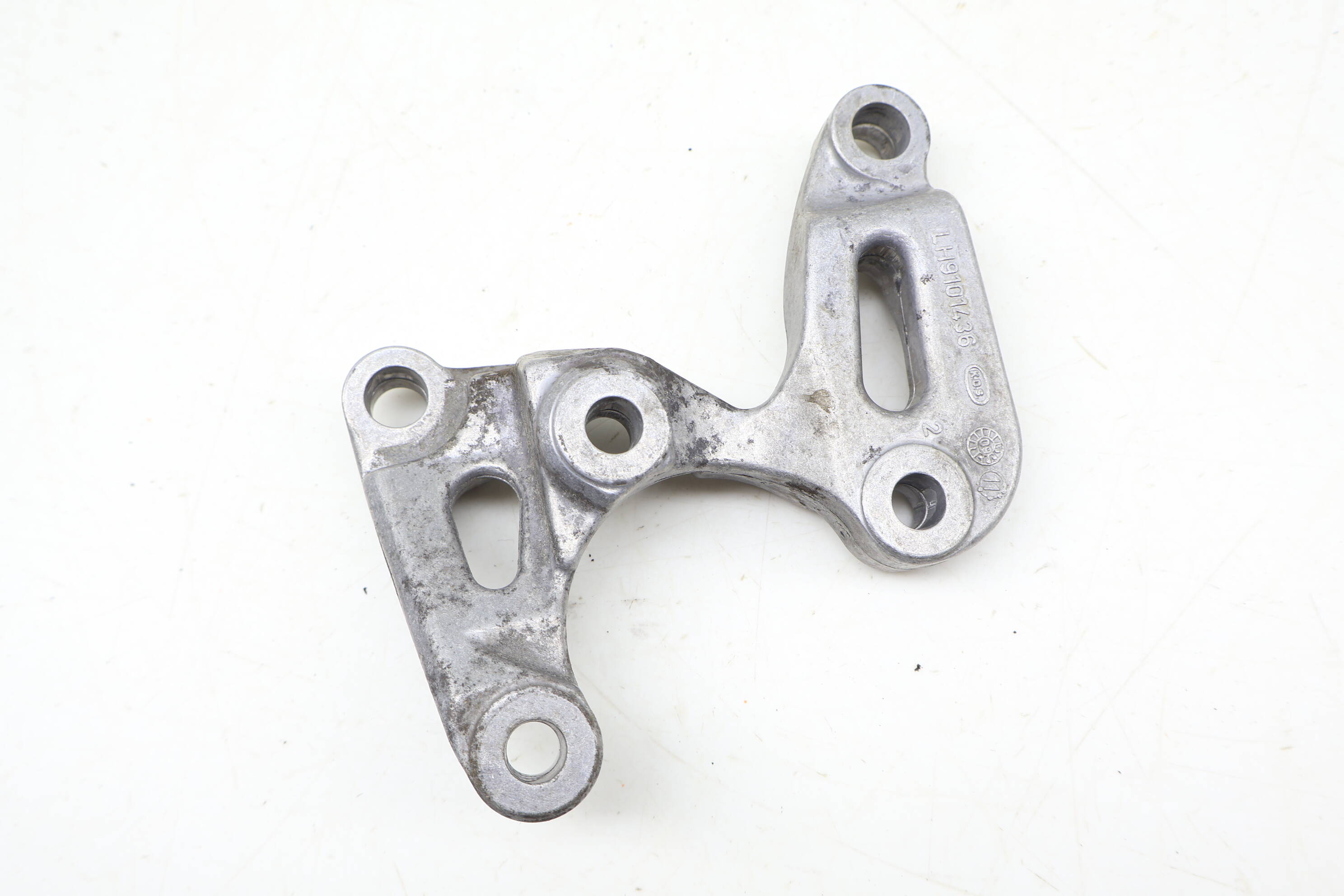 Power Steering Pump Mount / Bracket 9101436