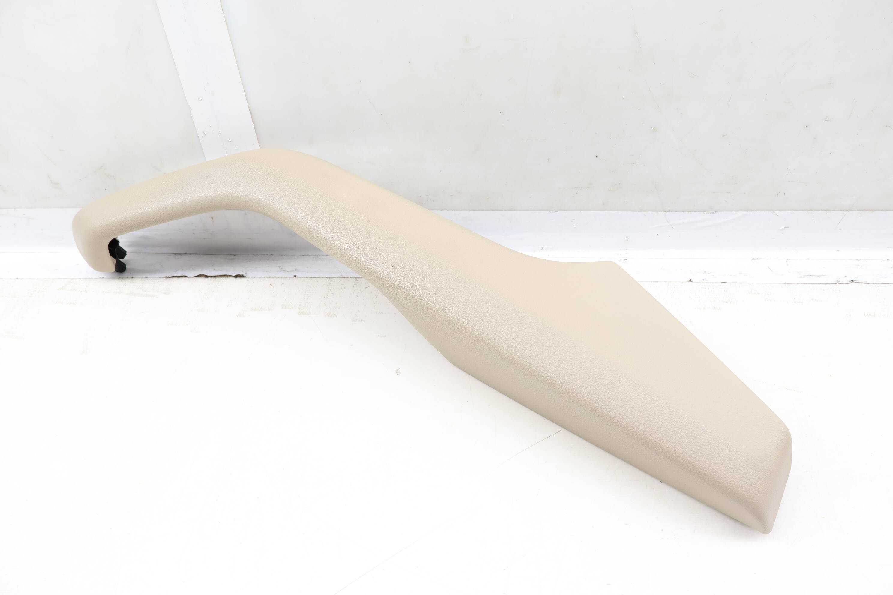 Door&#x20;Panel&#x20;Pull&#x20;&#x2F;&#x20;Armrest&#x20;8W0867173D