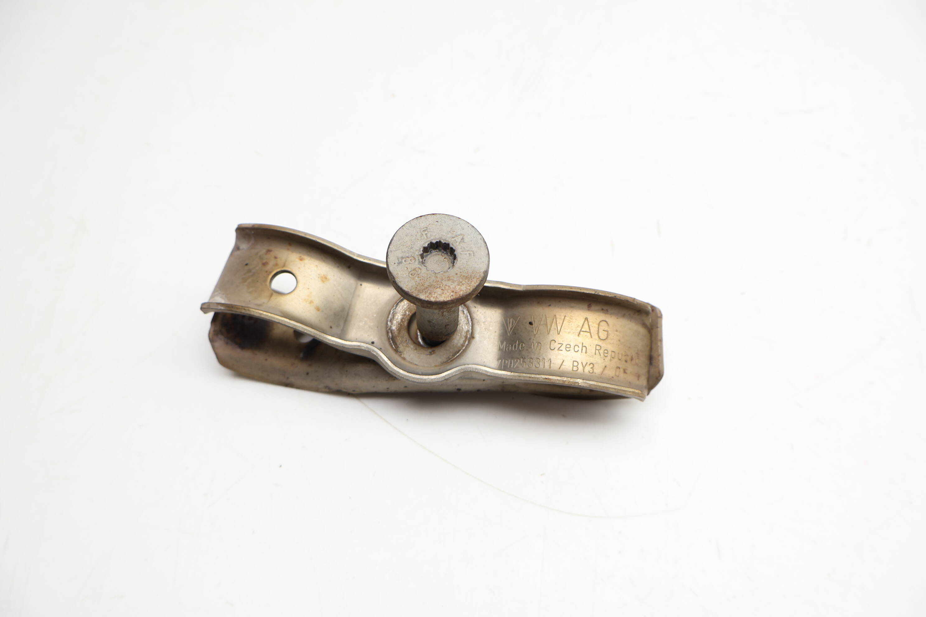 Lower Exhaust Pipe Mount Bracket 7P0253311 95811131100