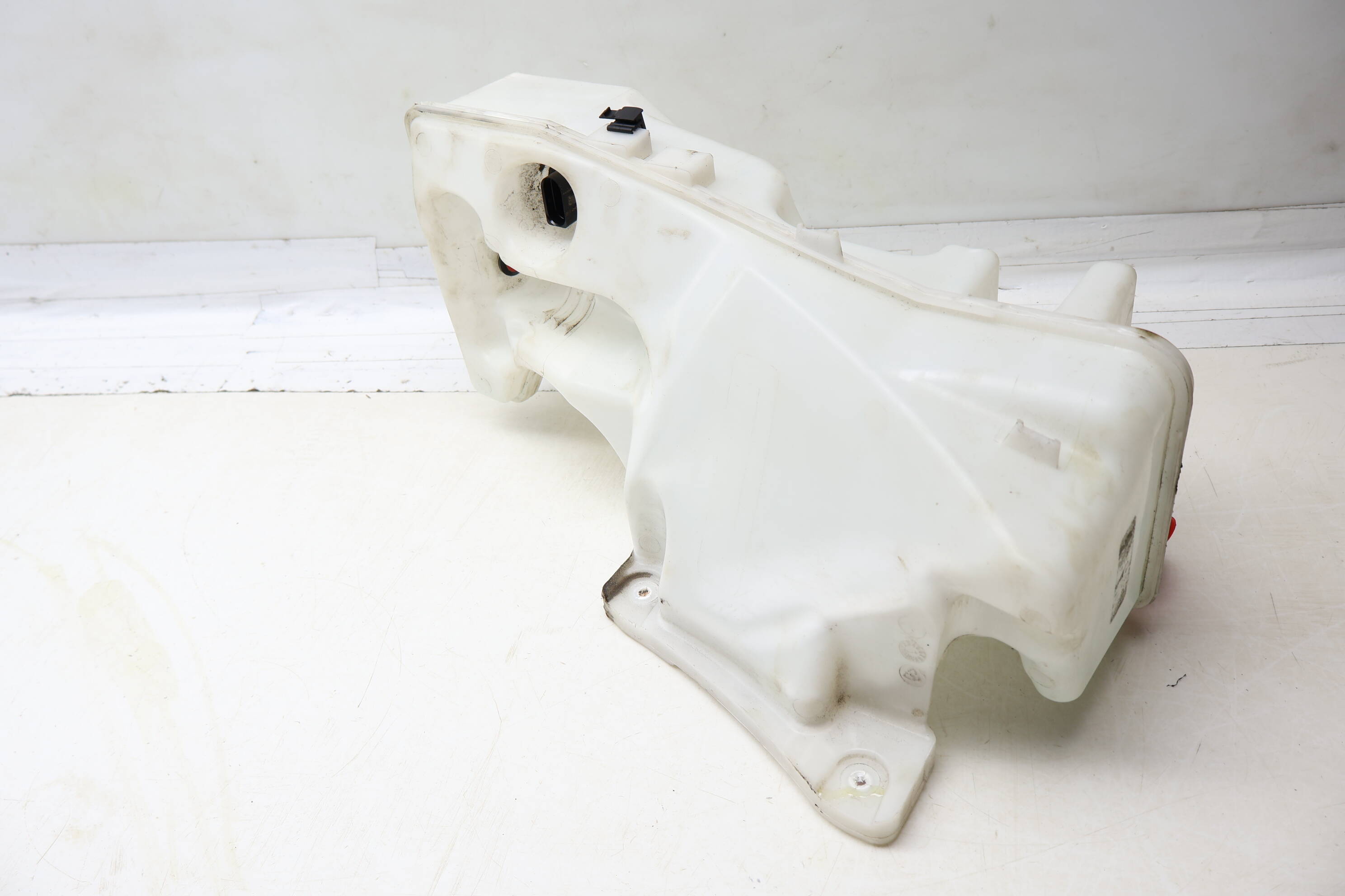 Windshield Washer Tank / Reservoir 3CN955453B