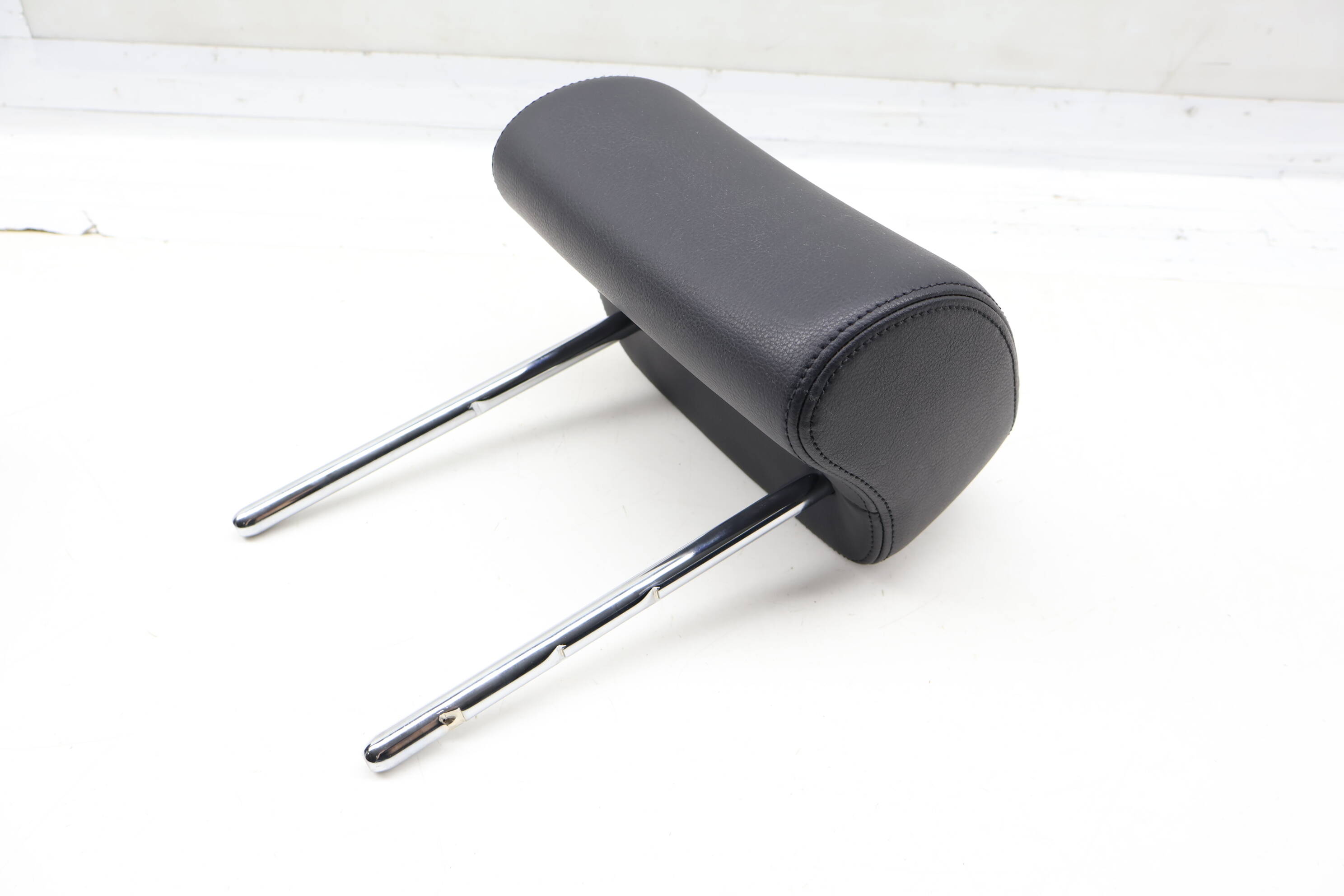 Center Headrest / Head Rest 7P6885900F