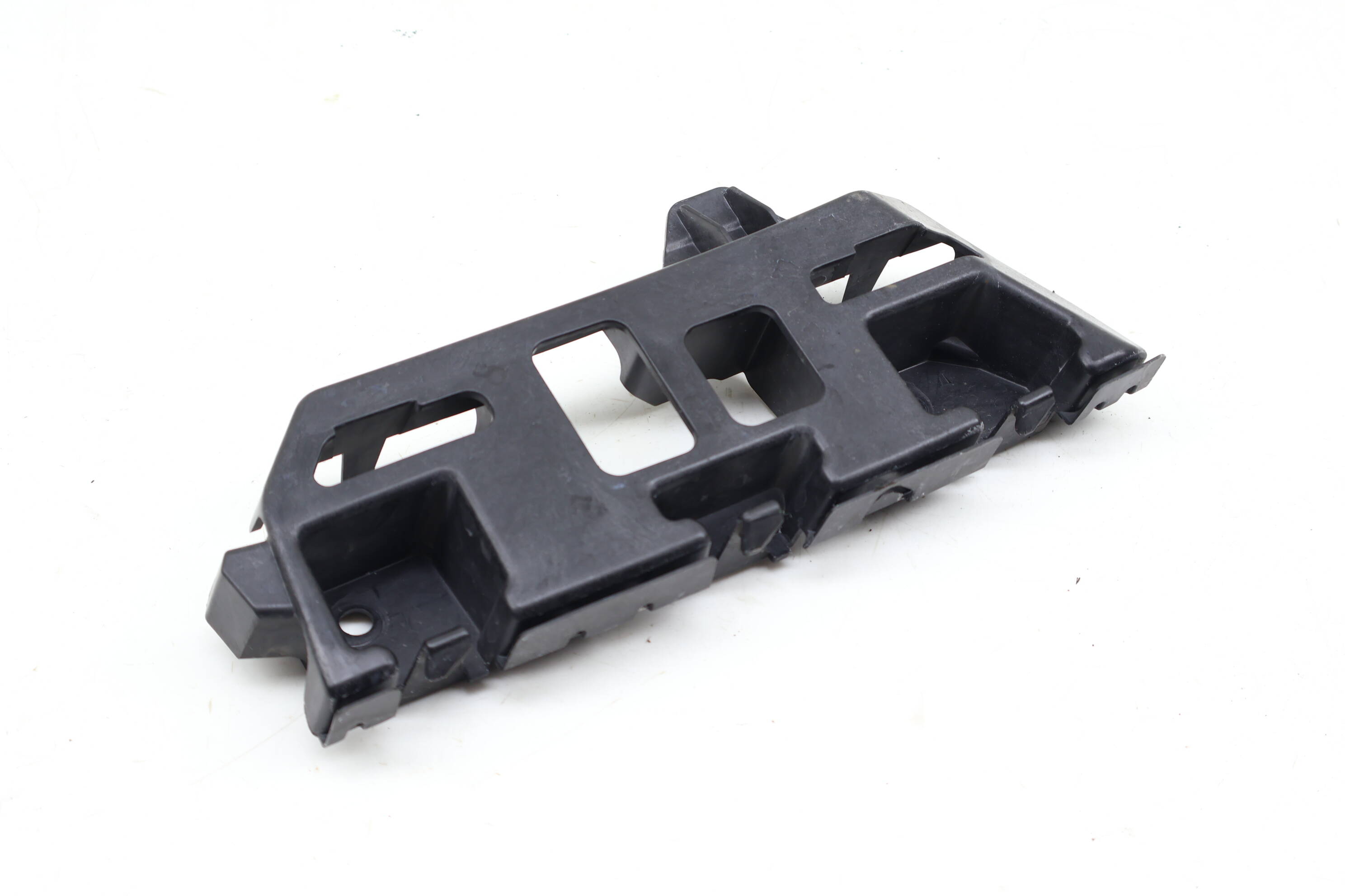 Bumper Guide / Mount Bracket 7P5807483D