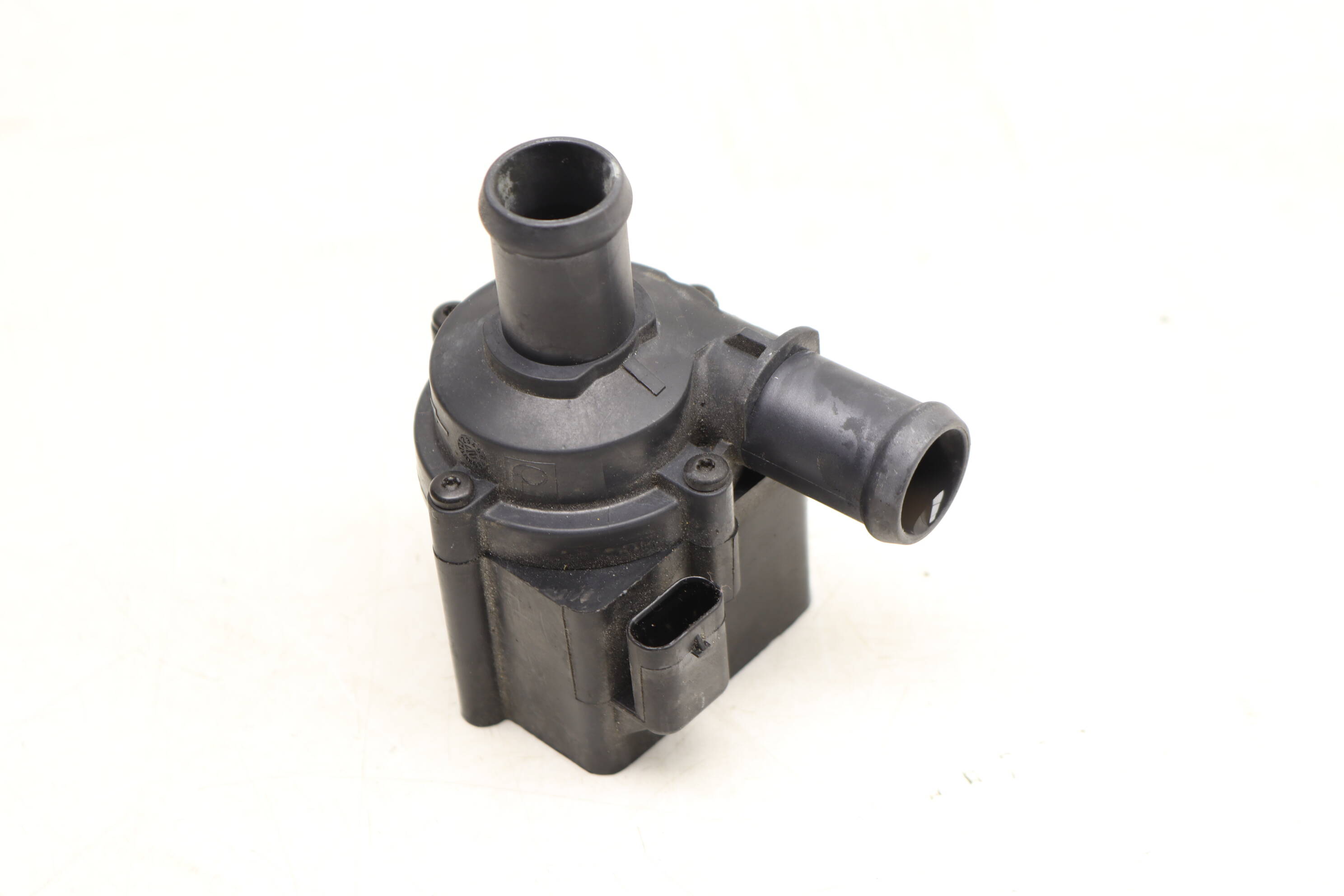 Auxiliary&#x20;Coolant&#x20;&#x2F;&#x20;Water&#x20;Pump&#x20;06H121601N