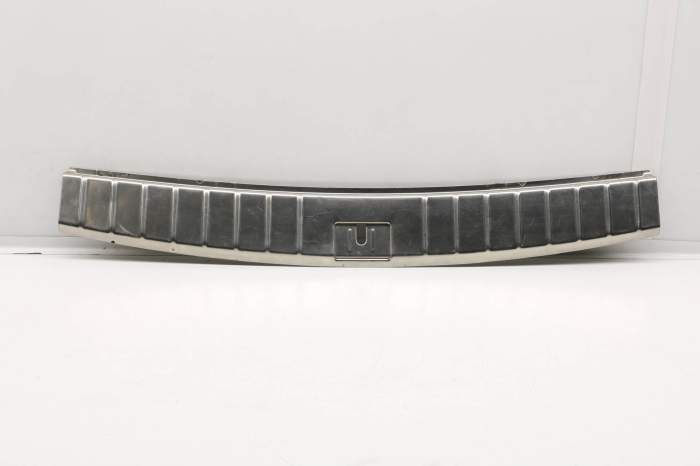 Hatch / Trunk Latch Trim Panel 7L5863459A 95555145902 main product photo