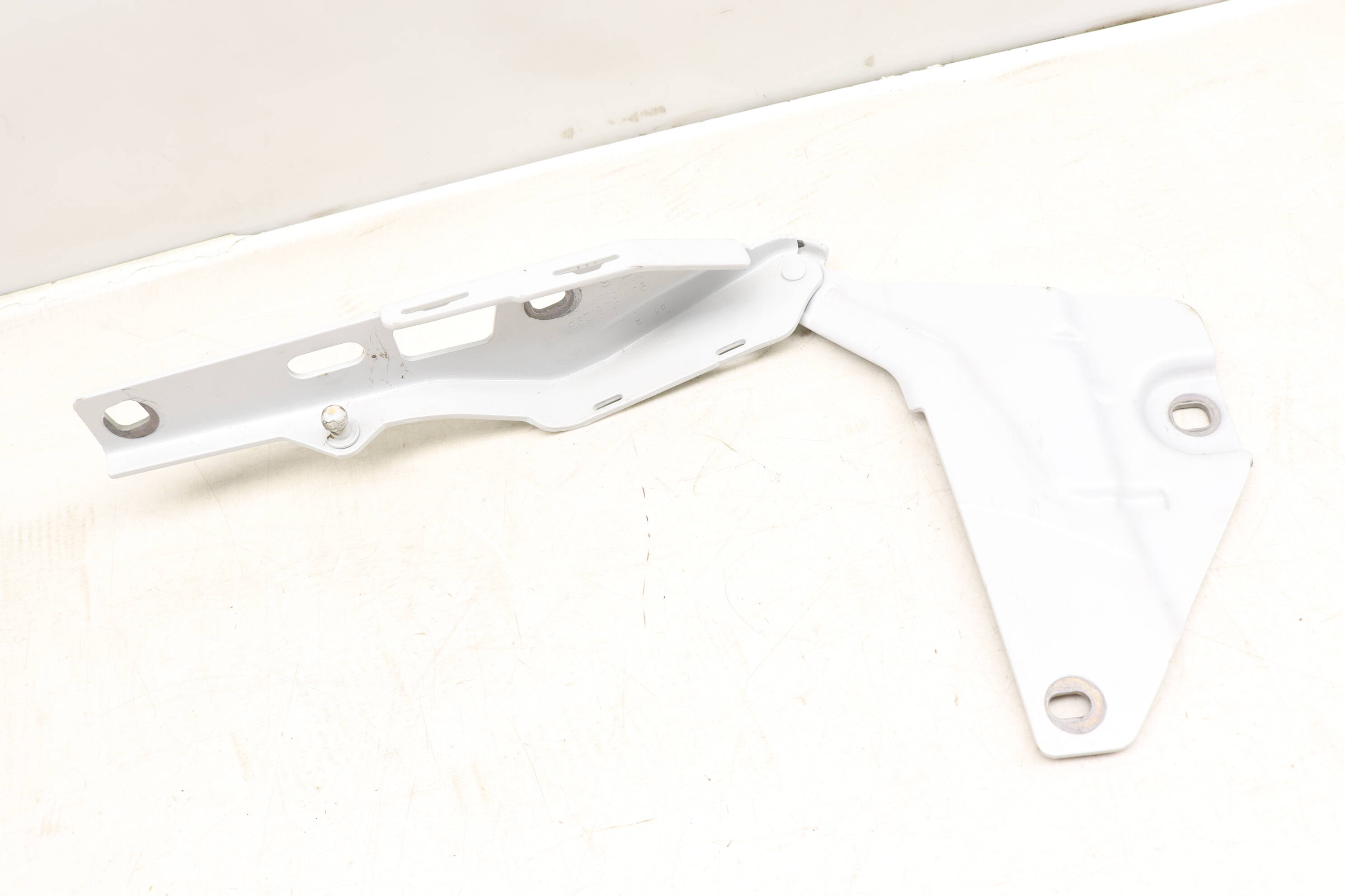 Hood Hinge 9J1823296