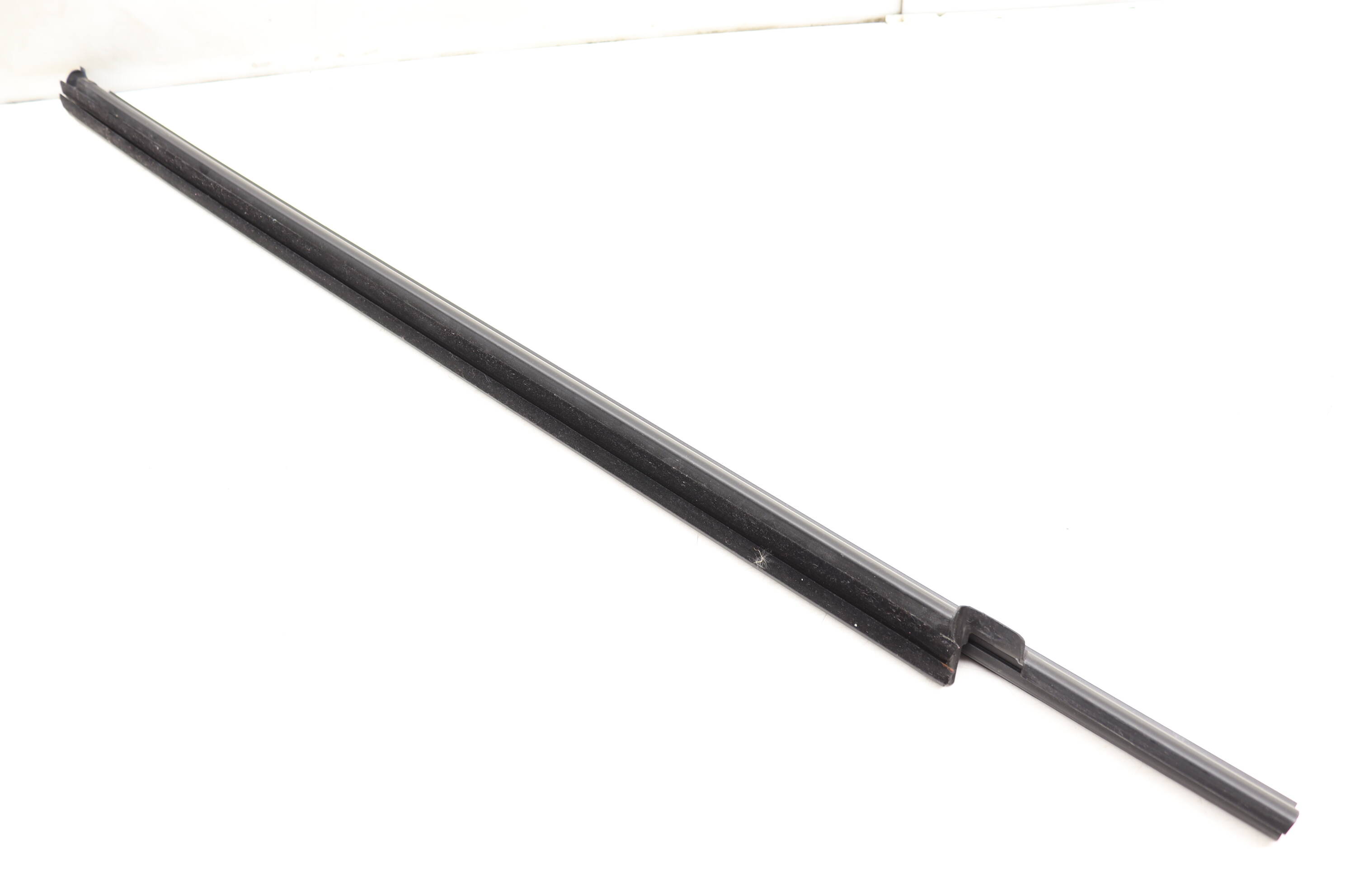 Inner Door / Window Slot Seal 7P0837472C 95853147202