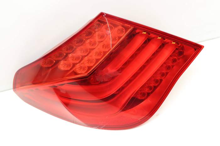 Outer Tail Light / Lamp 63217182201 main product photo