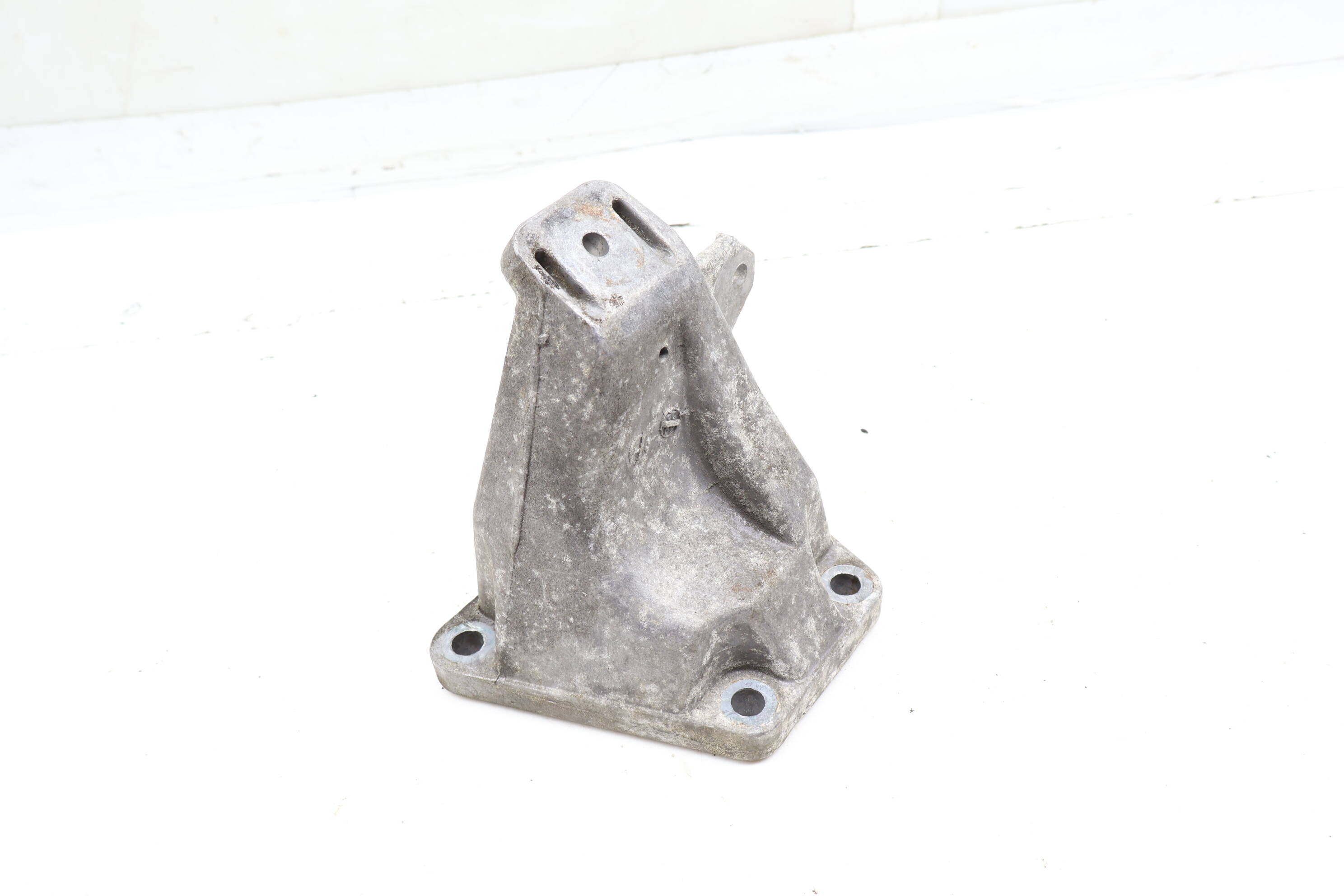 Engine / Motor Mount Bracket 8D0199308D
